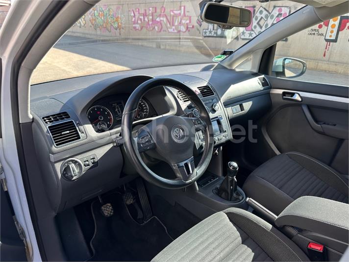 VOLKSWAGEN Touran Advance 1.4 TSI
