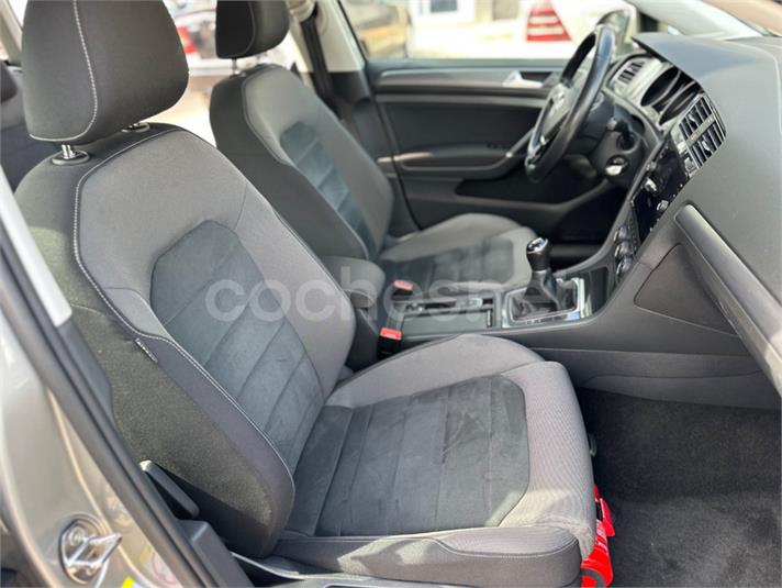 VOLKSWAGEN Golf Last Edition 1.6 TDI Variant