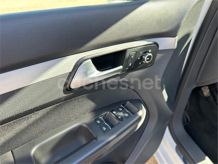 VOLKSWAGEN Touran Advance 1.4 TSI