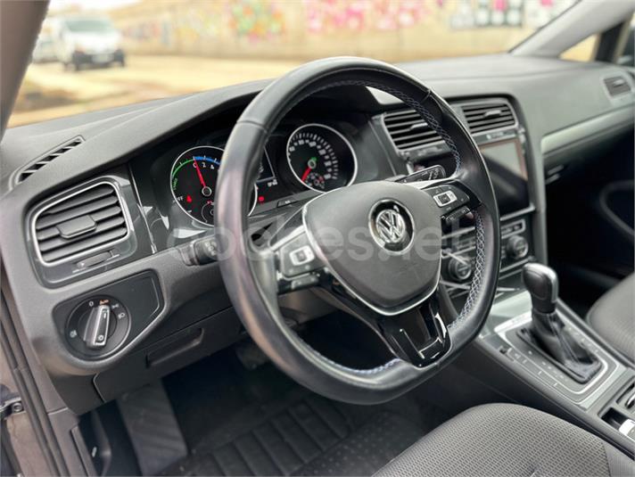 VOLKSWAGEN Golf ePower