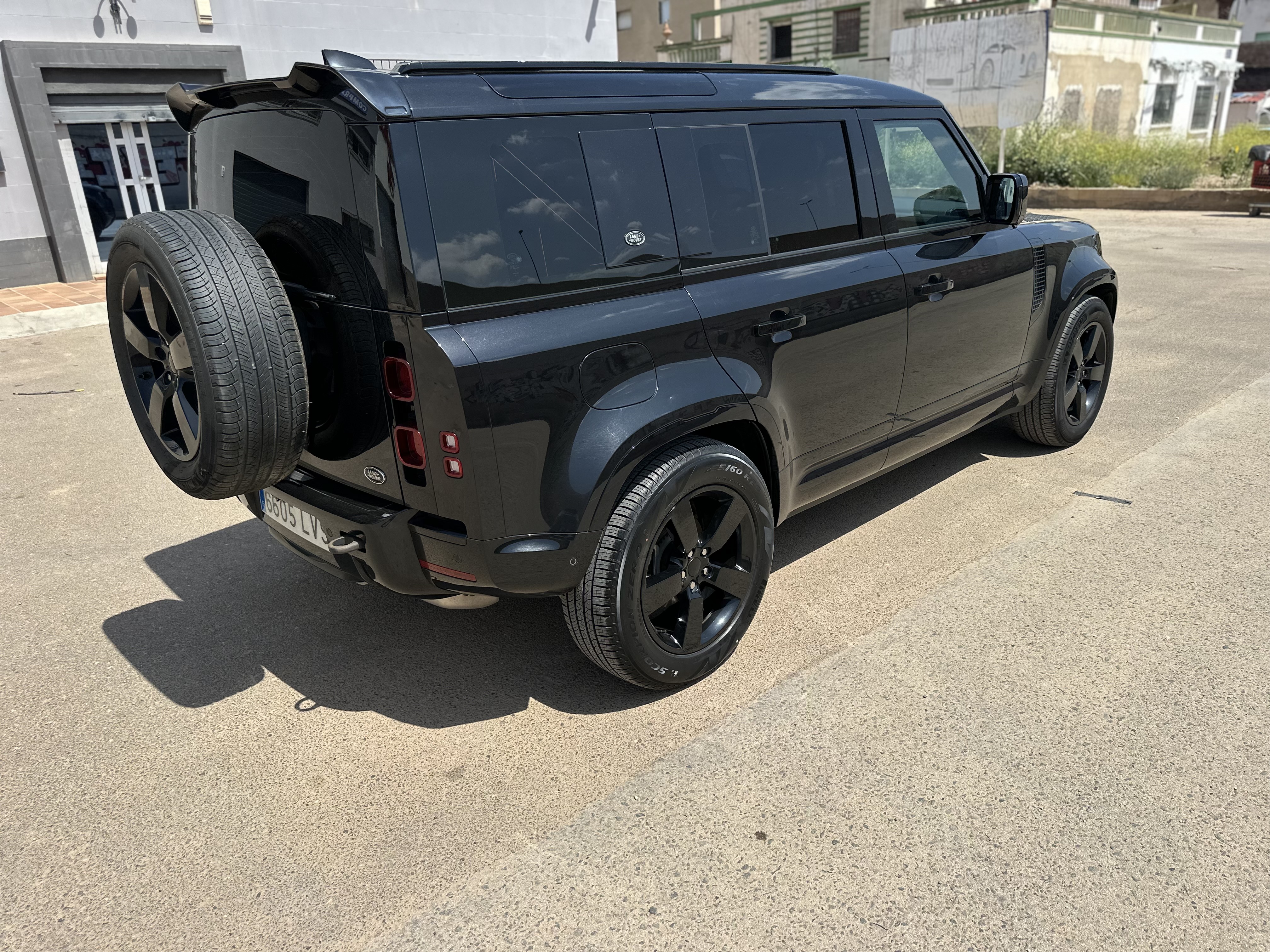 LAND-ROVER DEFENDER 3.0 d 100-250 HSE HÍBRIDO 