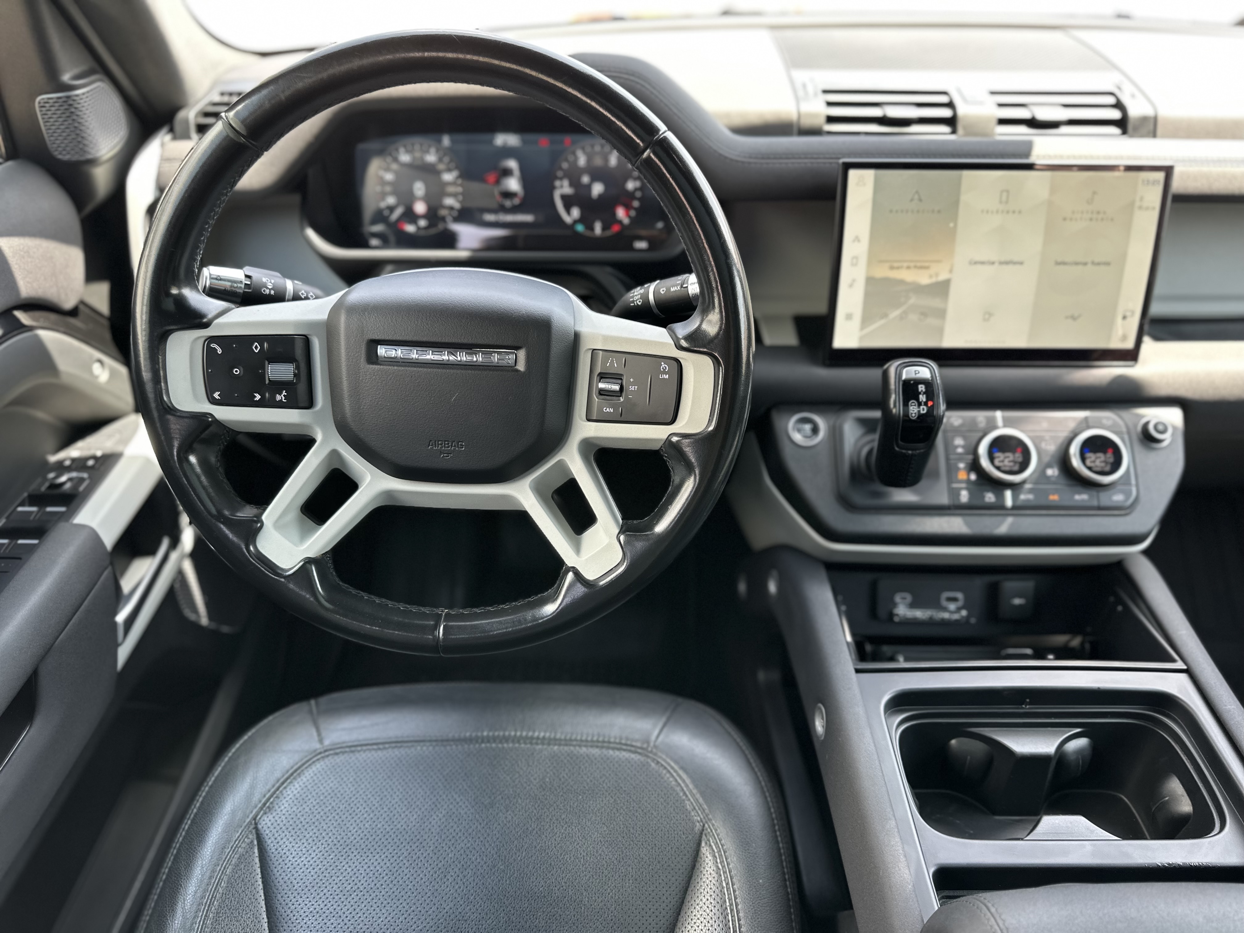 LAND-ROVER DEFENDER 3.0 d 100-250 HSE HÍBRIDO 
