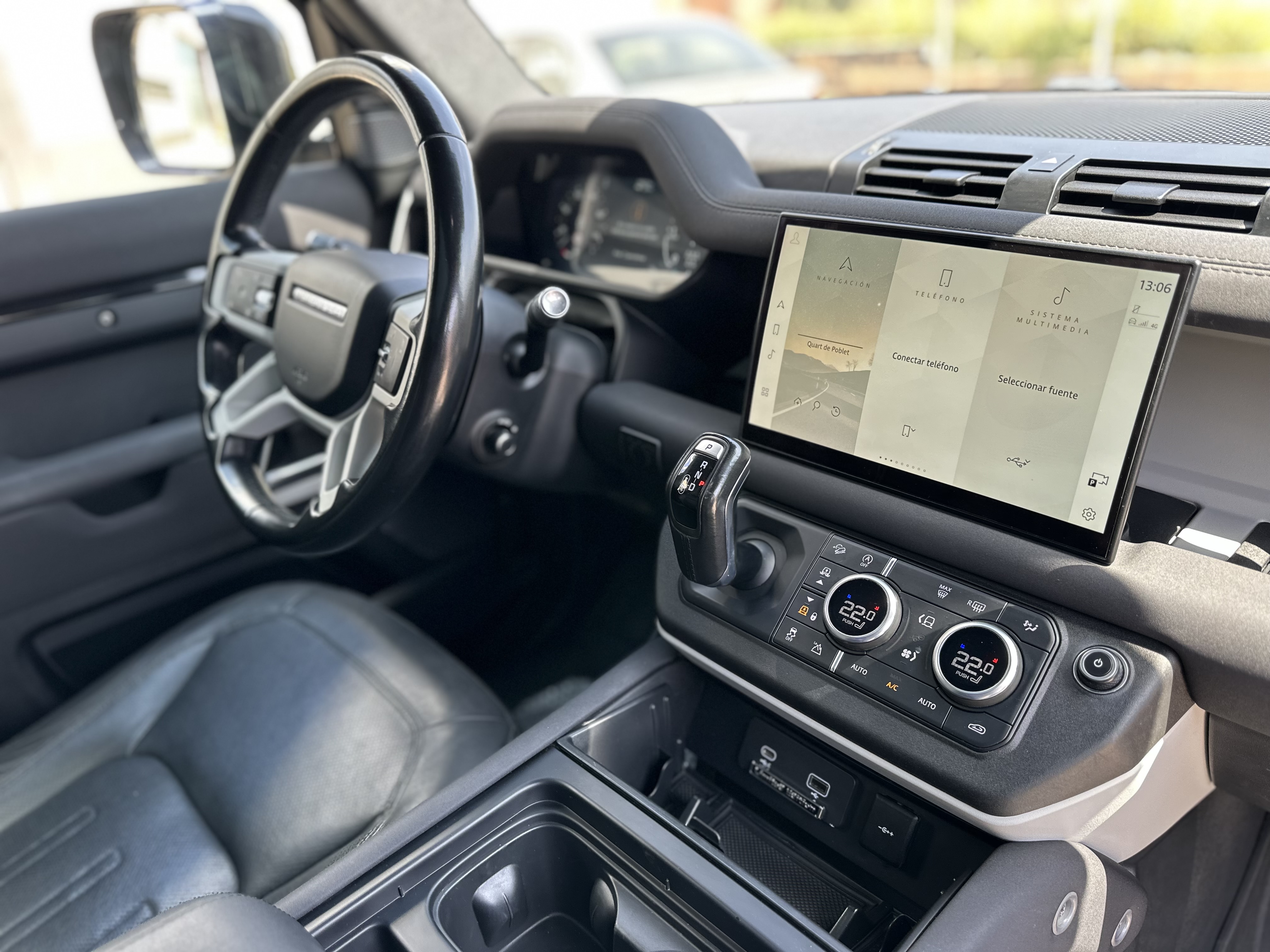 LAND-ROVER DEFENDER 3.0 d 100-250 HSE HÍBRIDO 
