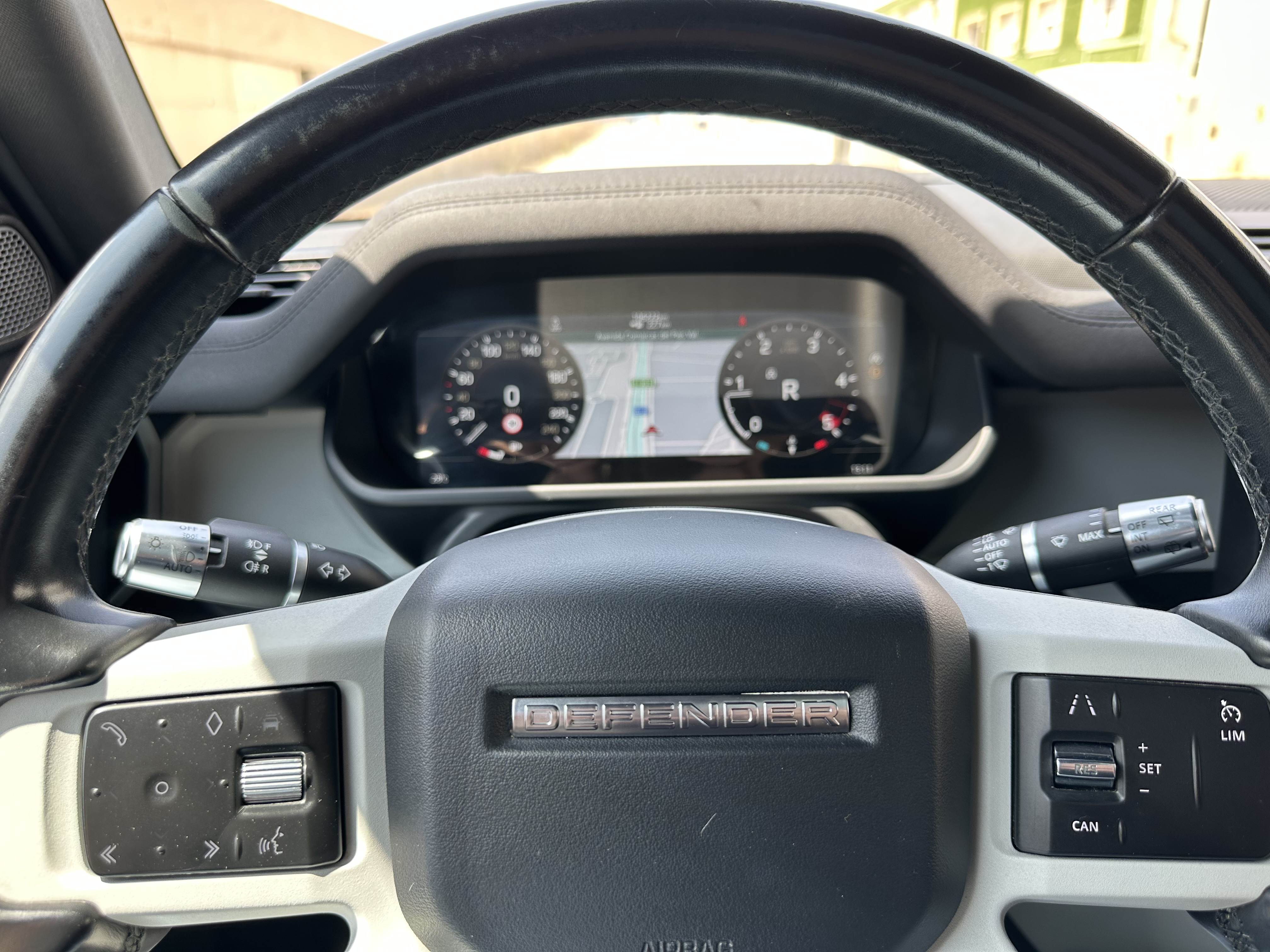 LAND-ROVER DEFENDER 3.0 d 100-250 HSE HÍBRIDO 