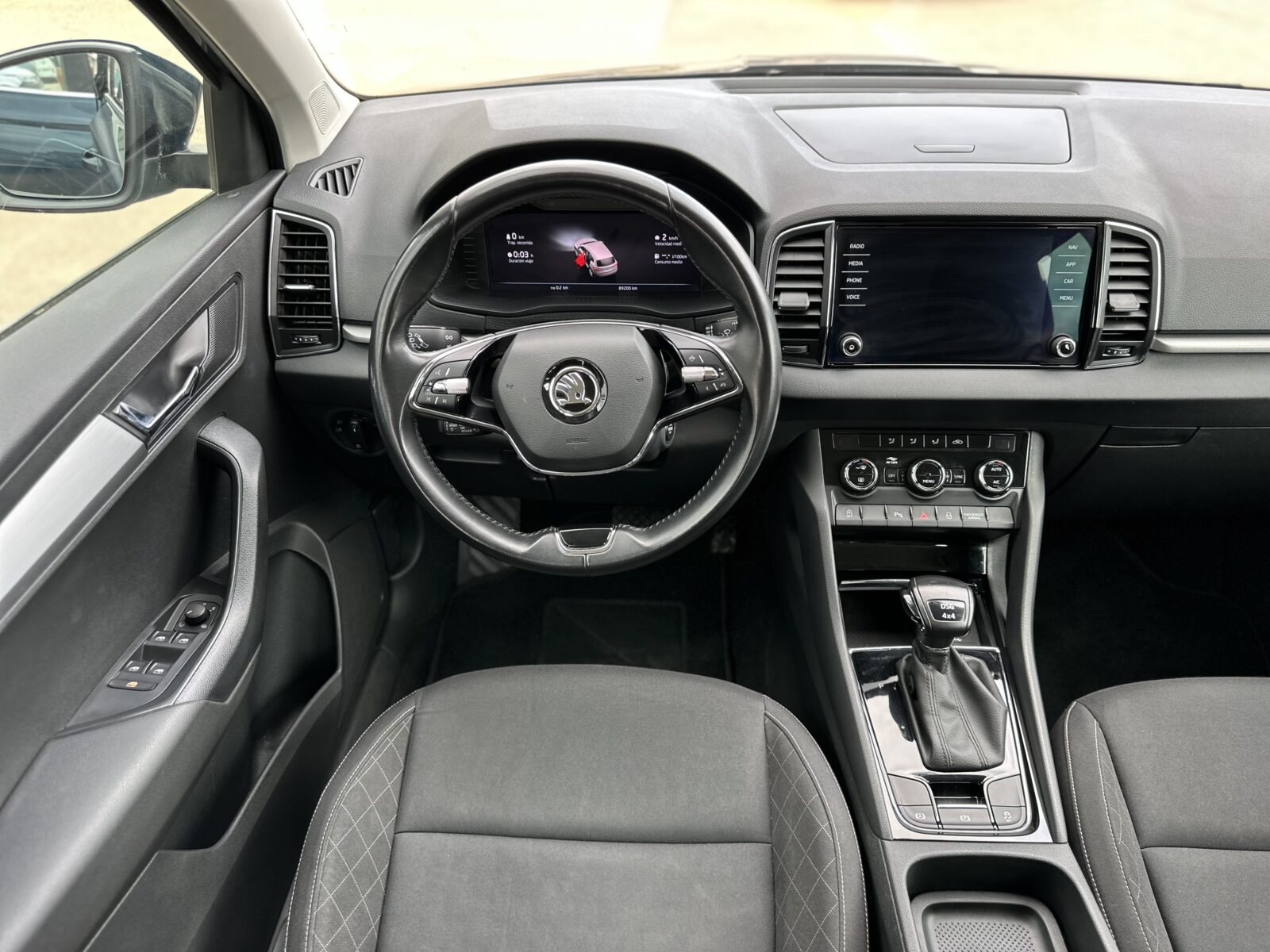 SKODA Karoq 2.0 TDI DSG 4x4 150 CV  Sportline 