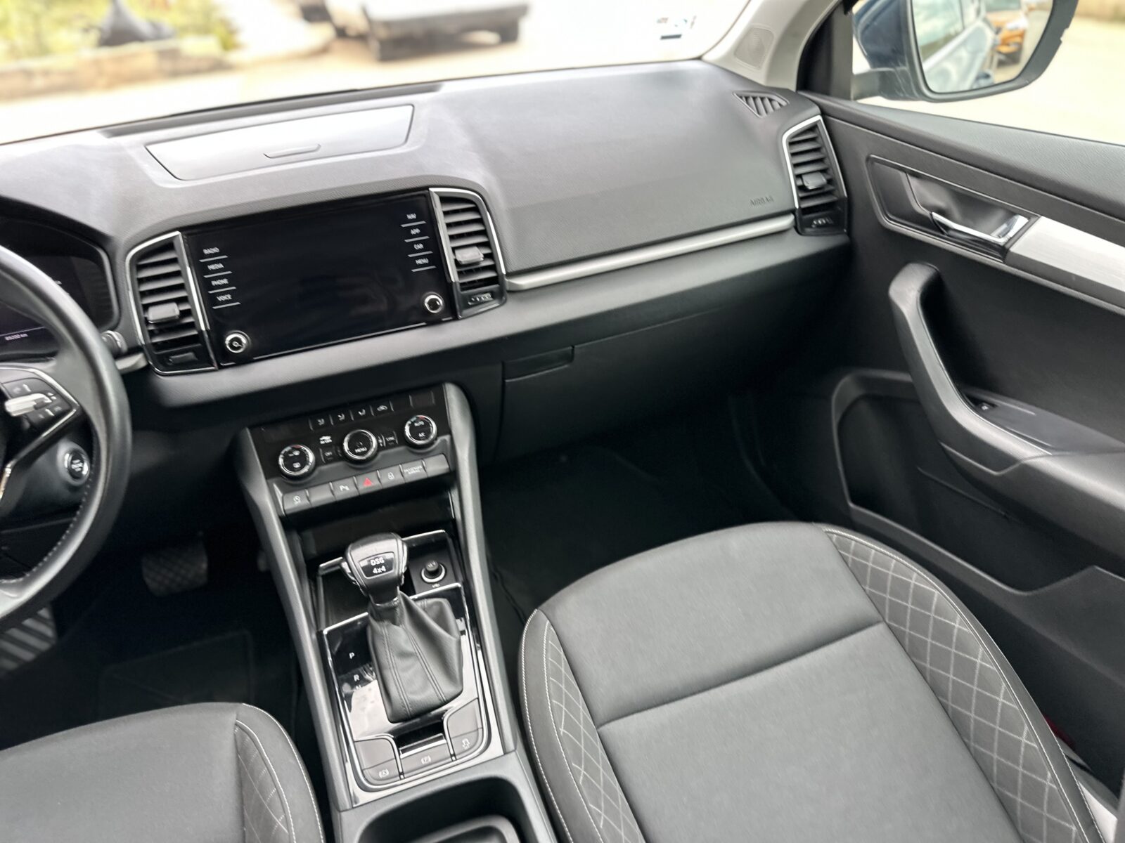 SKODA Karoq 2.0 TDI DSG 4x4 150 CV  Sportline 