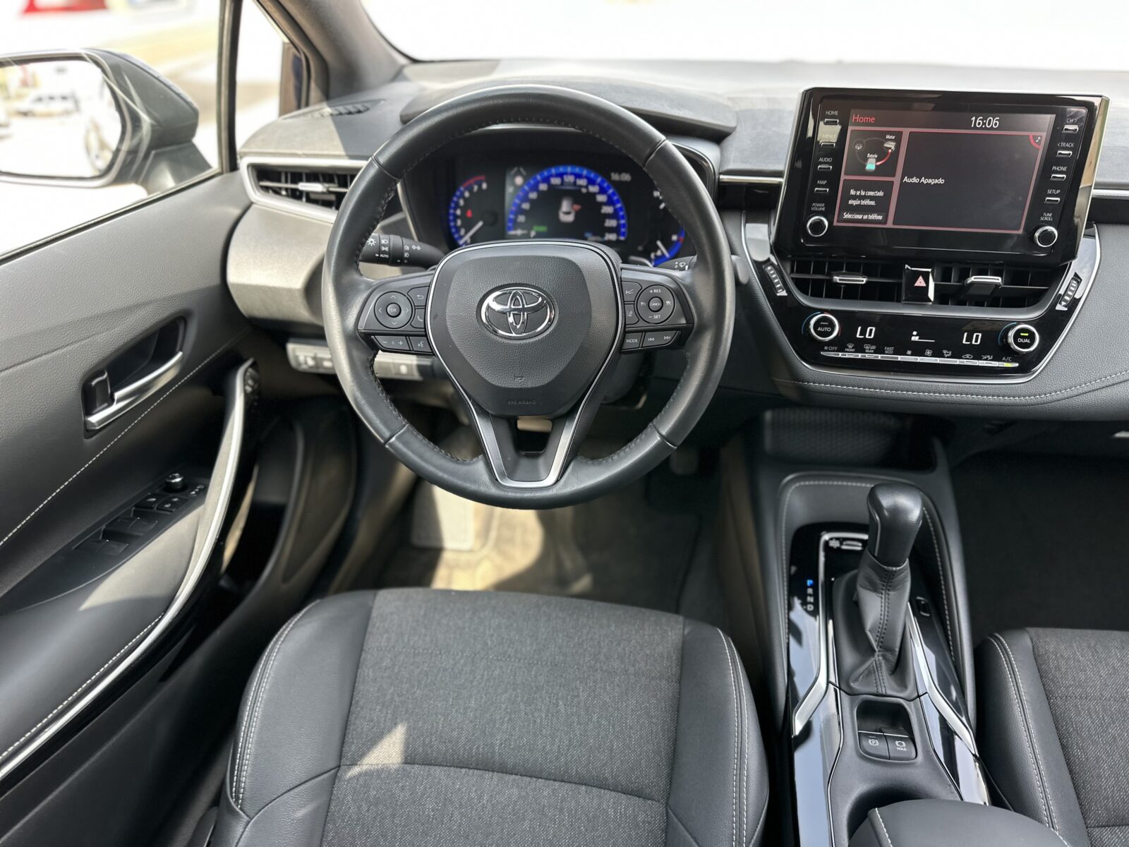 TOYOTA Corola TOYOTA Corolla 2.0 180H ADVANCE LUXURY TOURING SPORT