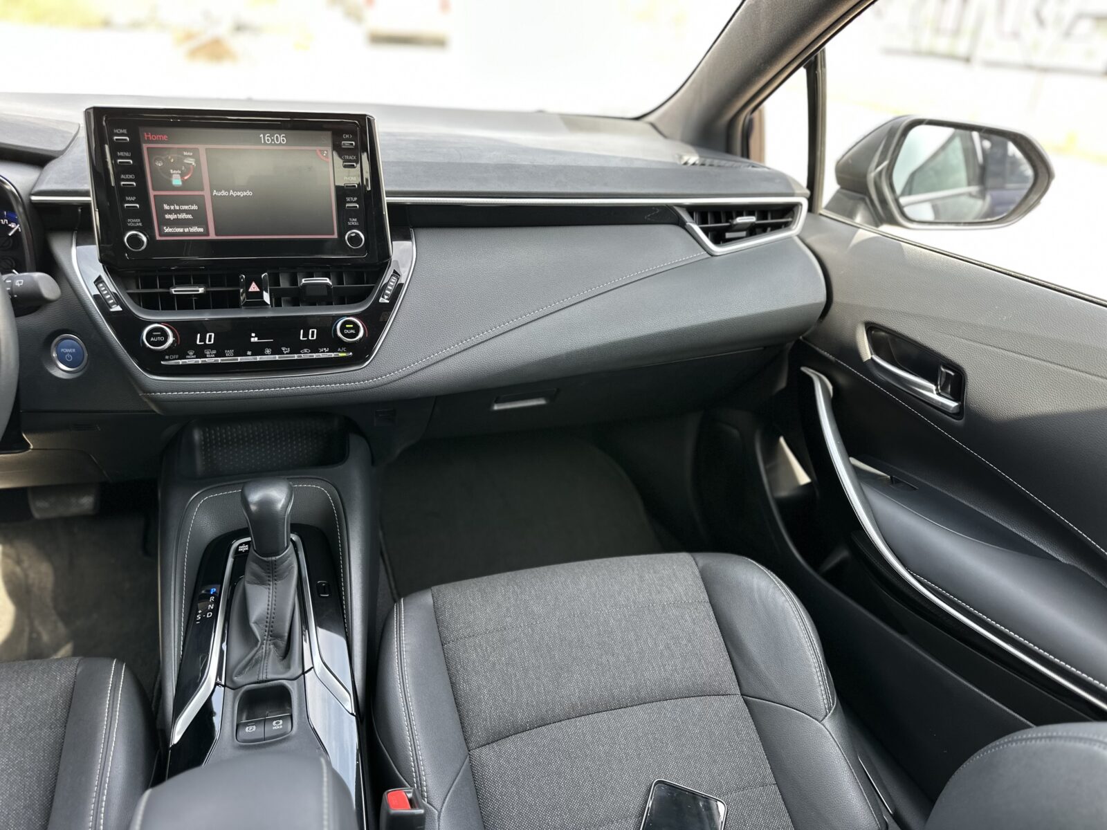 TOYOTA Corola TOYOTA Corolla 2.0 180H ADVANCE LUXURY TOURING SPORT