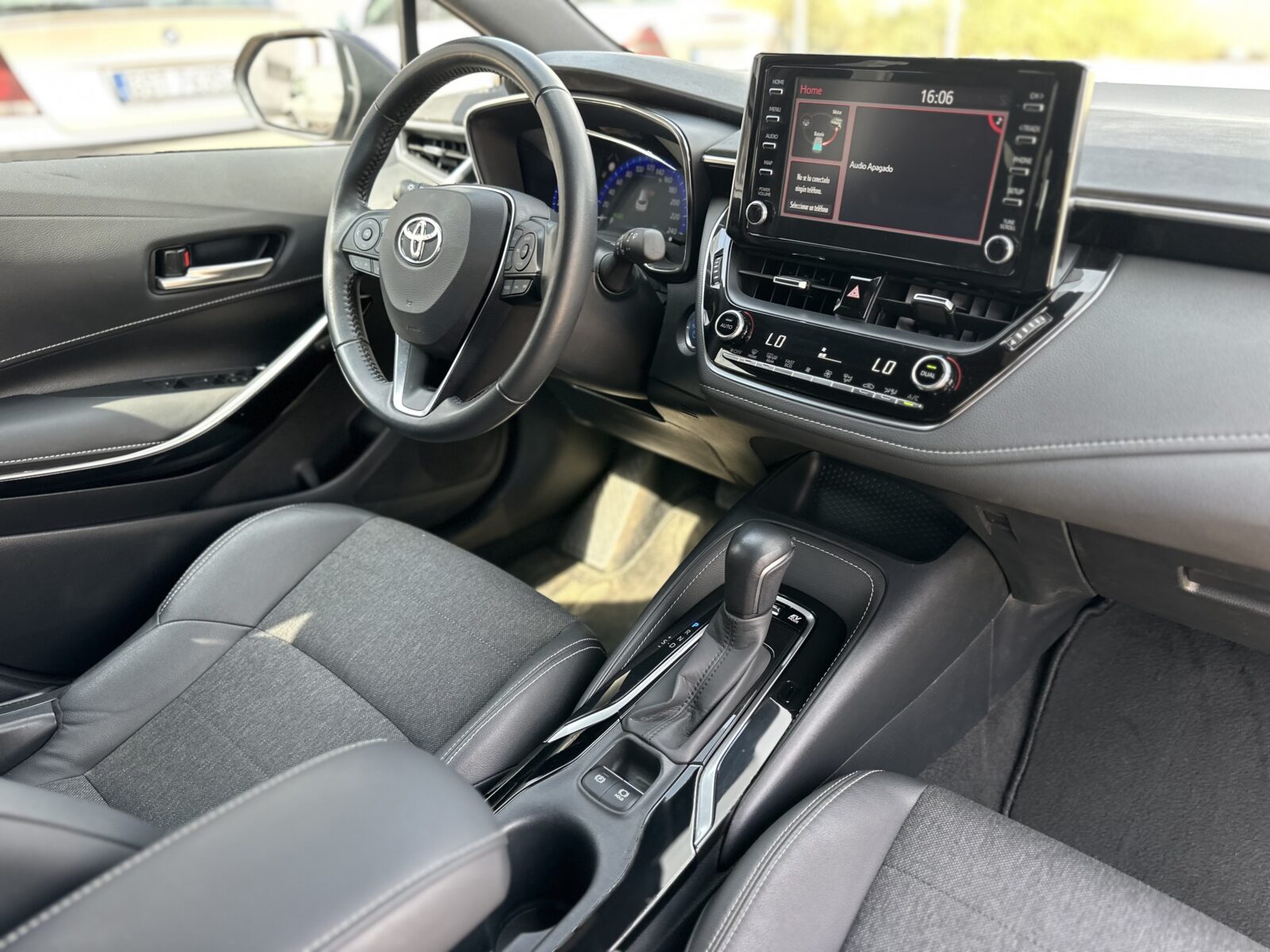 TOYOTA Corola TOYOTA Corolla 2.0 180H ADVANCE LUXURY TOURING SPORT