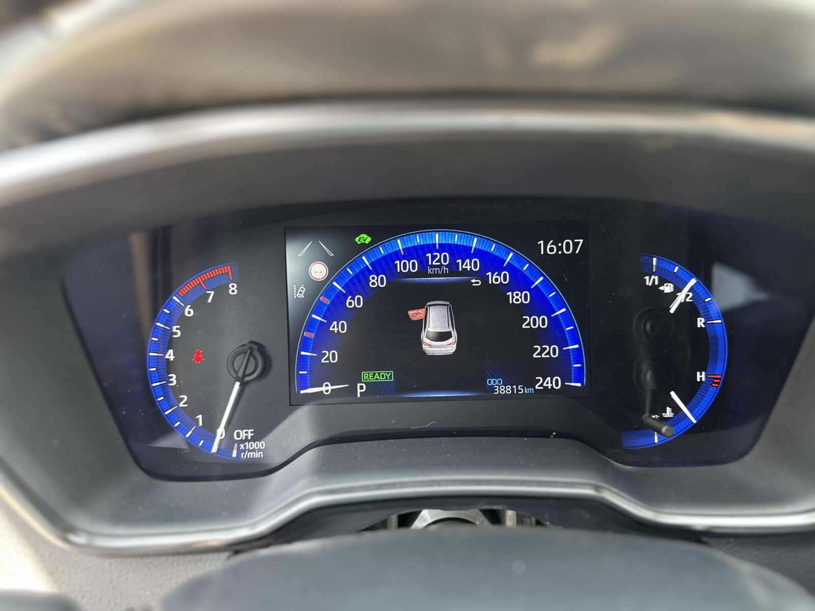 TOYOTA Corola TOYOTA Corolla 2.0 180H ADVANCE LUXURY TOURING SPORT