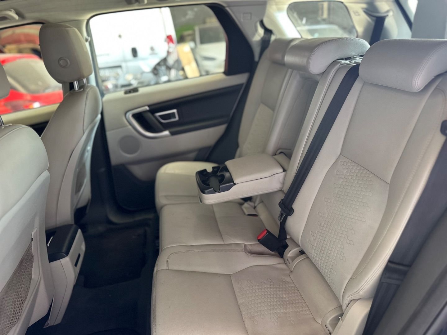 LAND-ROVER DISCOVERY SPORT 2.0L TD4 SE 150