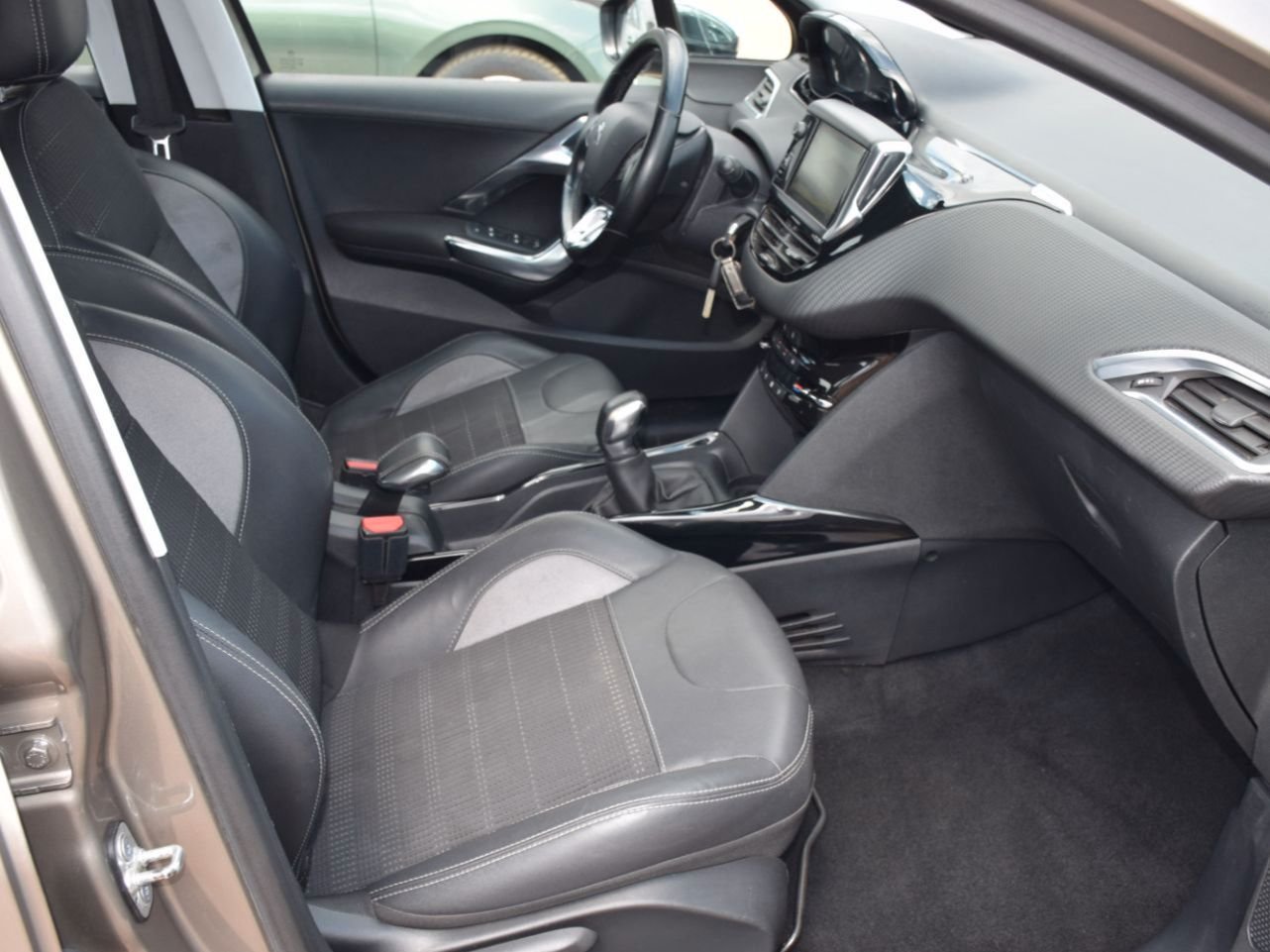 PEUGEOT 2008 Allure 1.6Hdi 100