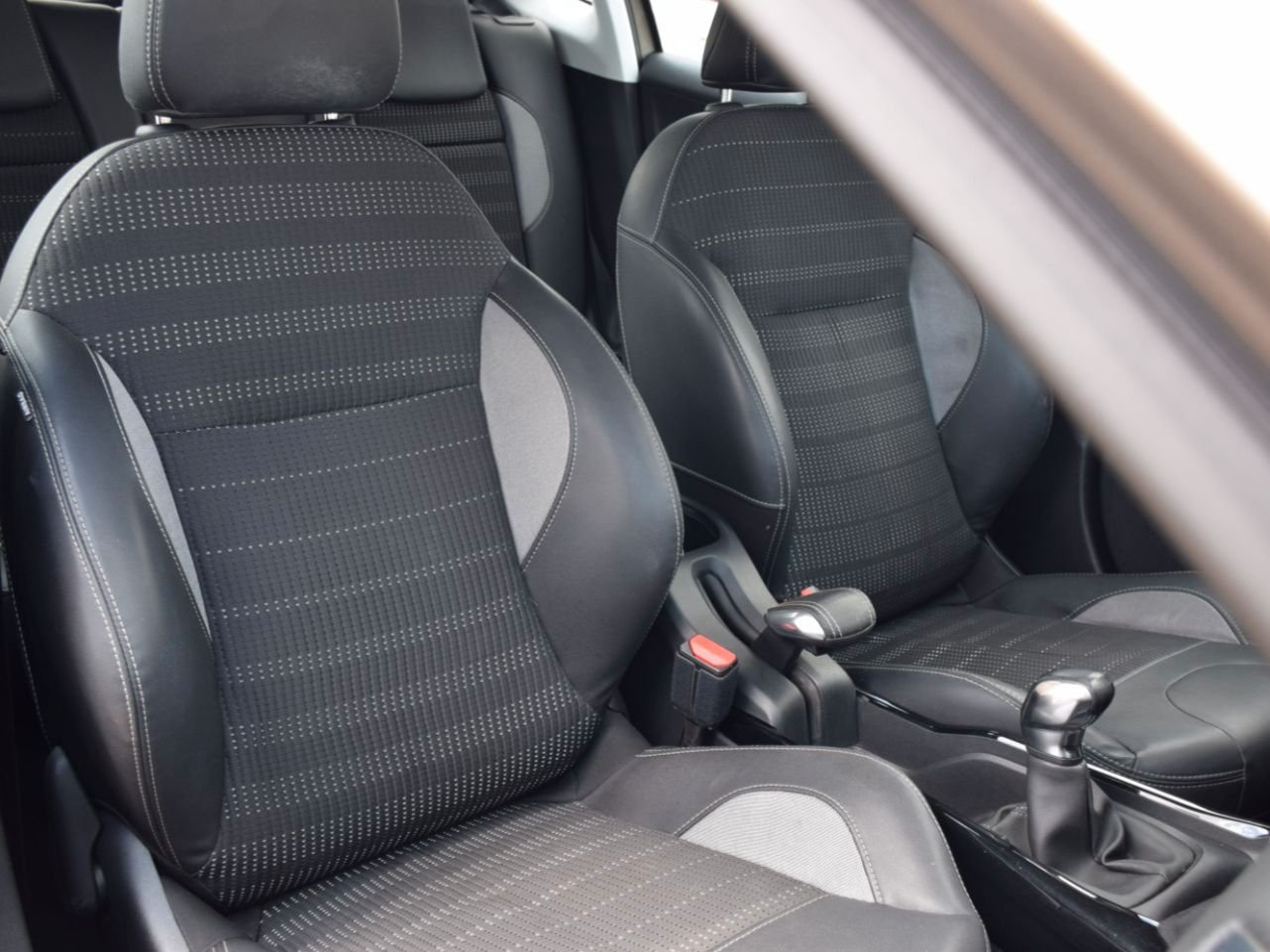 PEUGEOT 2008 Allure 1.6Hdi 100