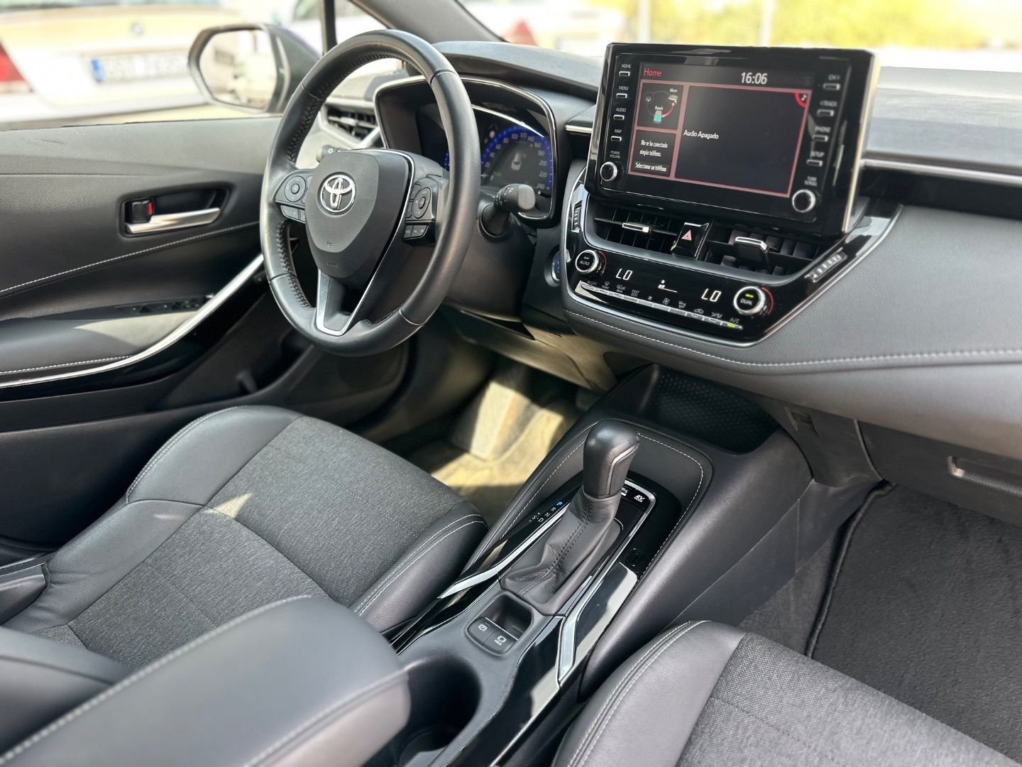 TOYOTA COROLLA 200H Hybrid Touring