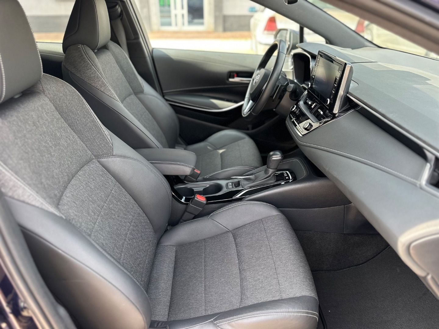 TOYOTA COROLLA 200H Hybrid Touring