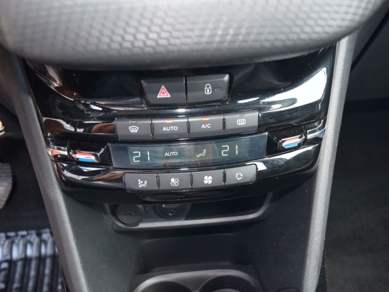 PEUGEOT 2008 Allure 1.6Hdi 100