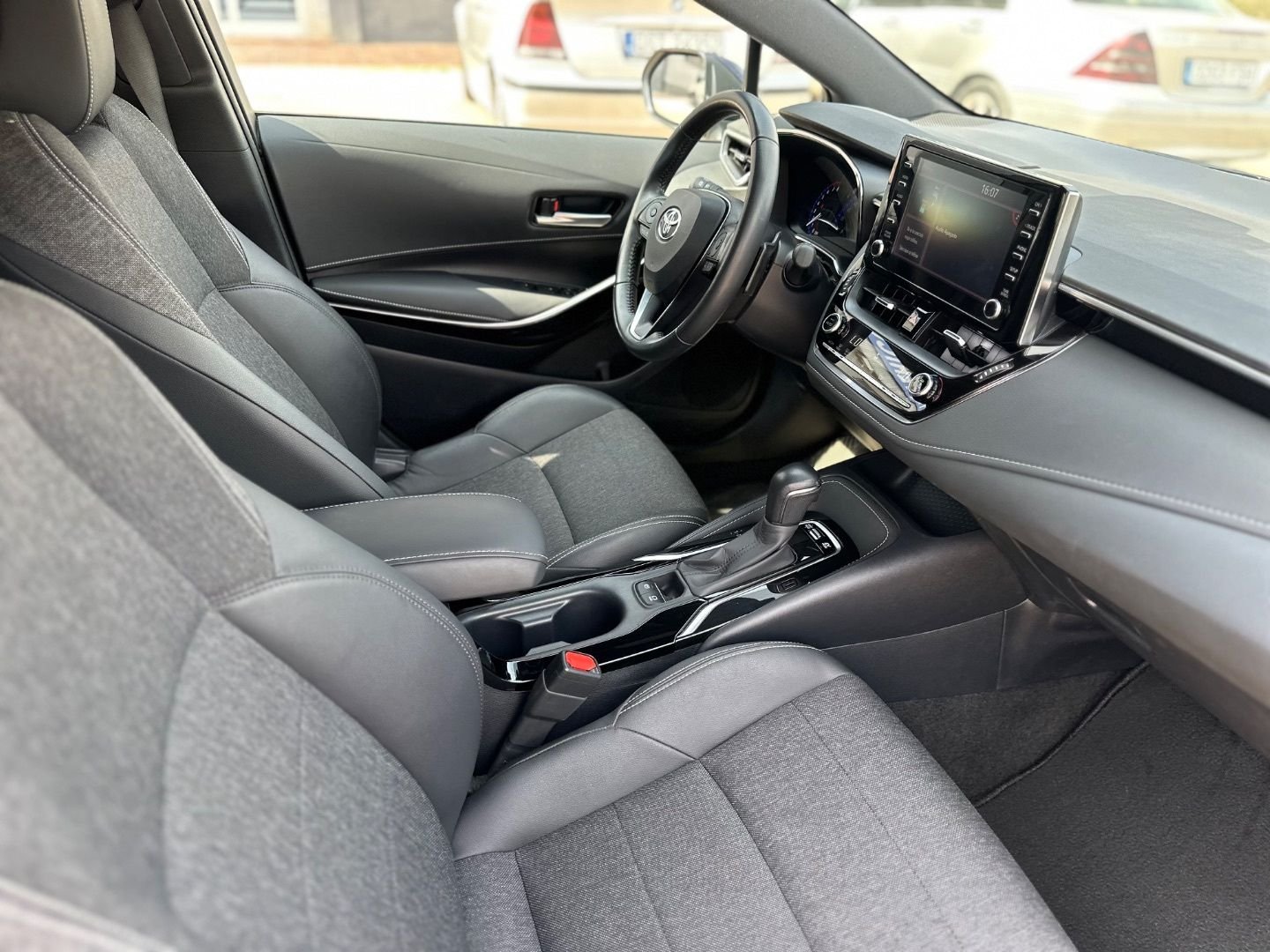 TOYOTA COROLLA 200H Hybrid Touring