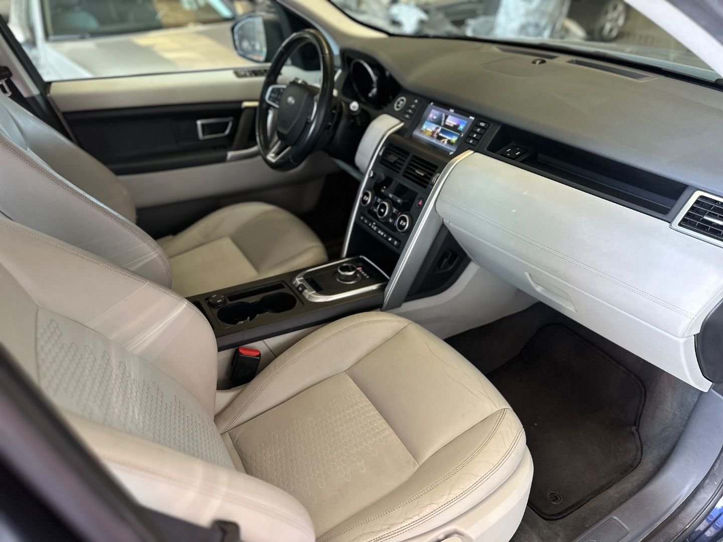 LAND-ROVER DISCOVERY SPORT 2.0L TD4 SE 150