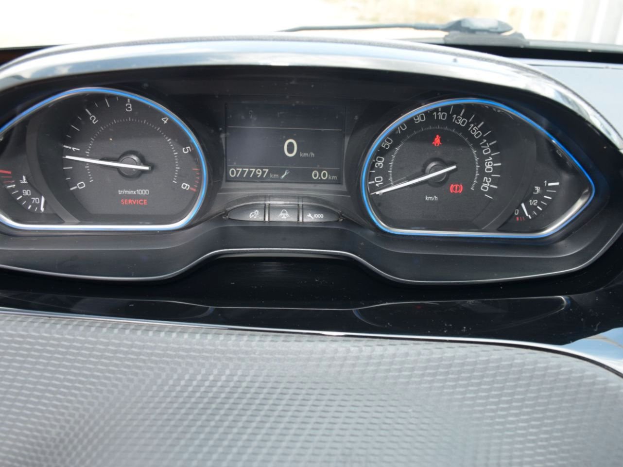 PEUGEOT 2008 Allure 1.6Hdi 100