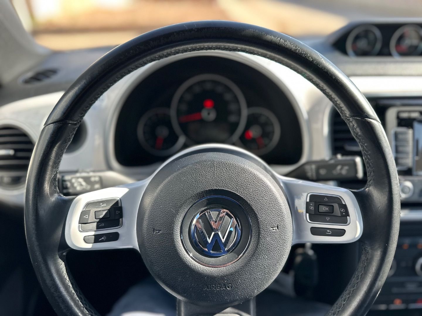 VOLKSWAGEN Beetle 1.2 TSI Design
