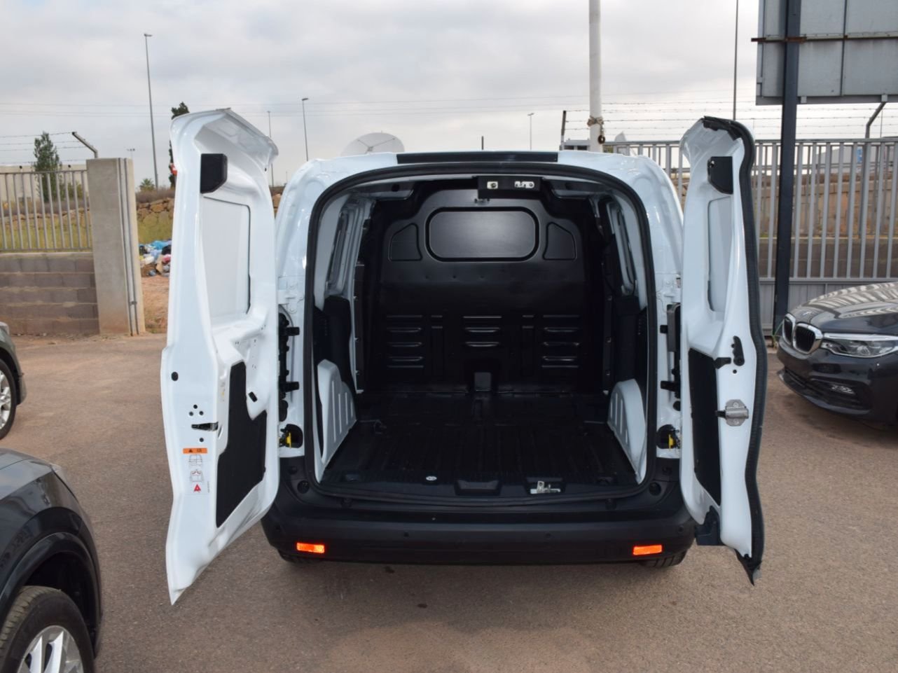 FORD Transit Courier Van 1.5TDci 