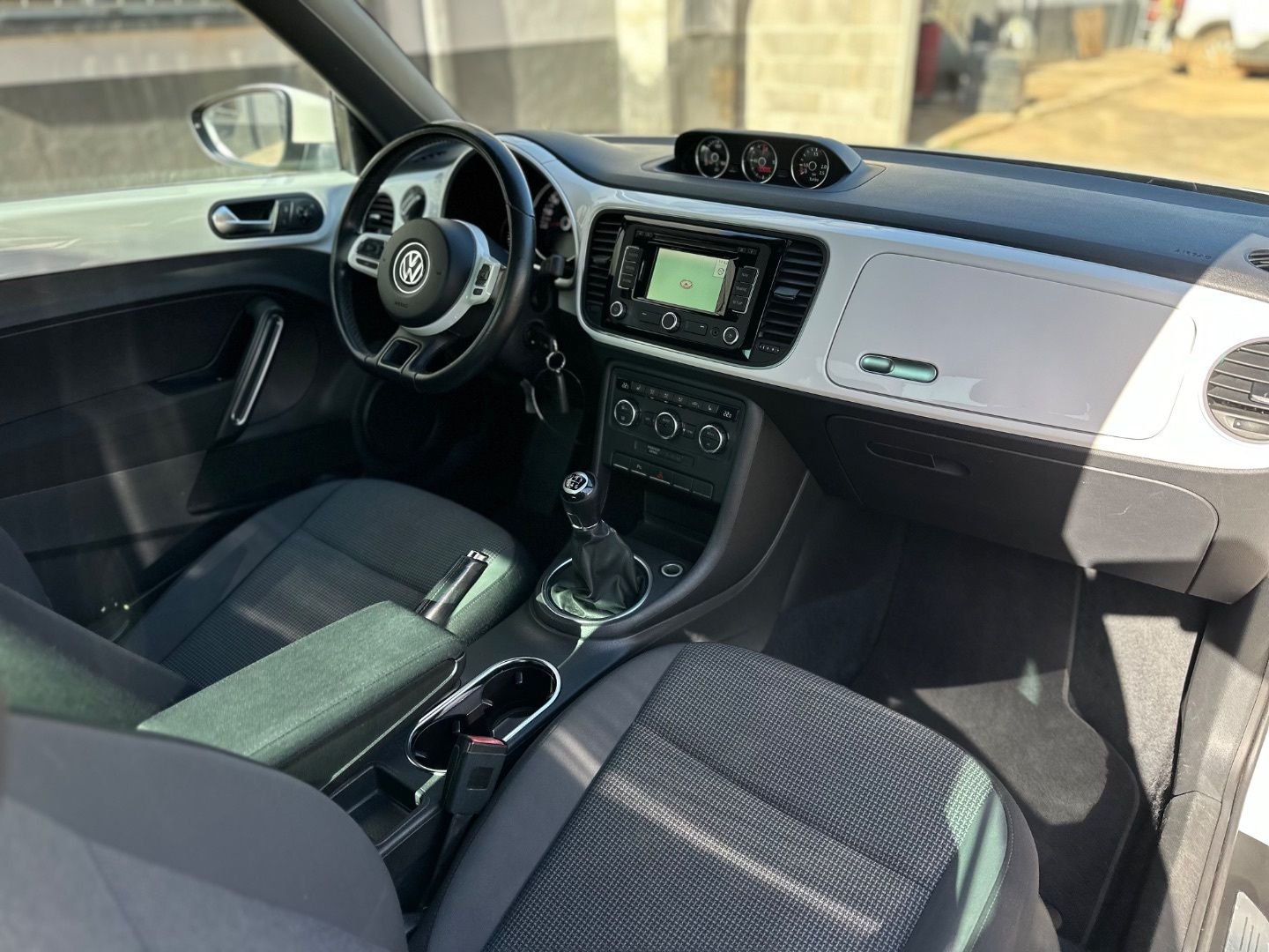 VOLKSWAGEN Beetle 1.2 TSI Design