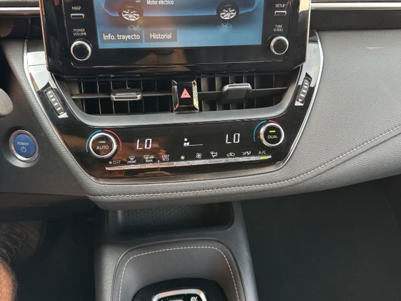 TOYOTA COROLLA 200H Hybrid Touring