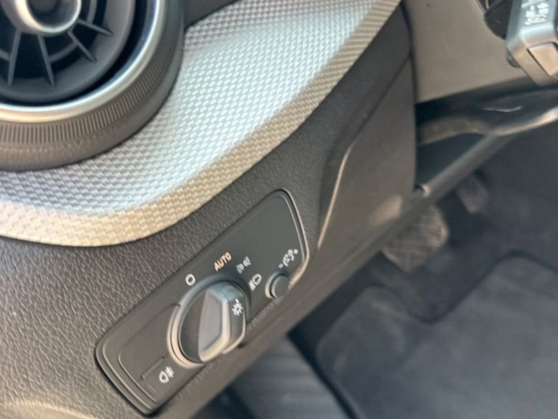 AUDI Q2 35TFSI Advanced STronic