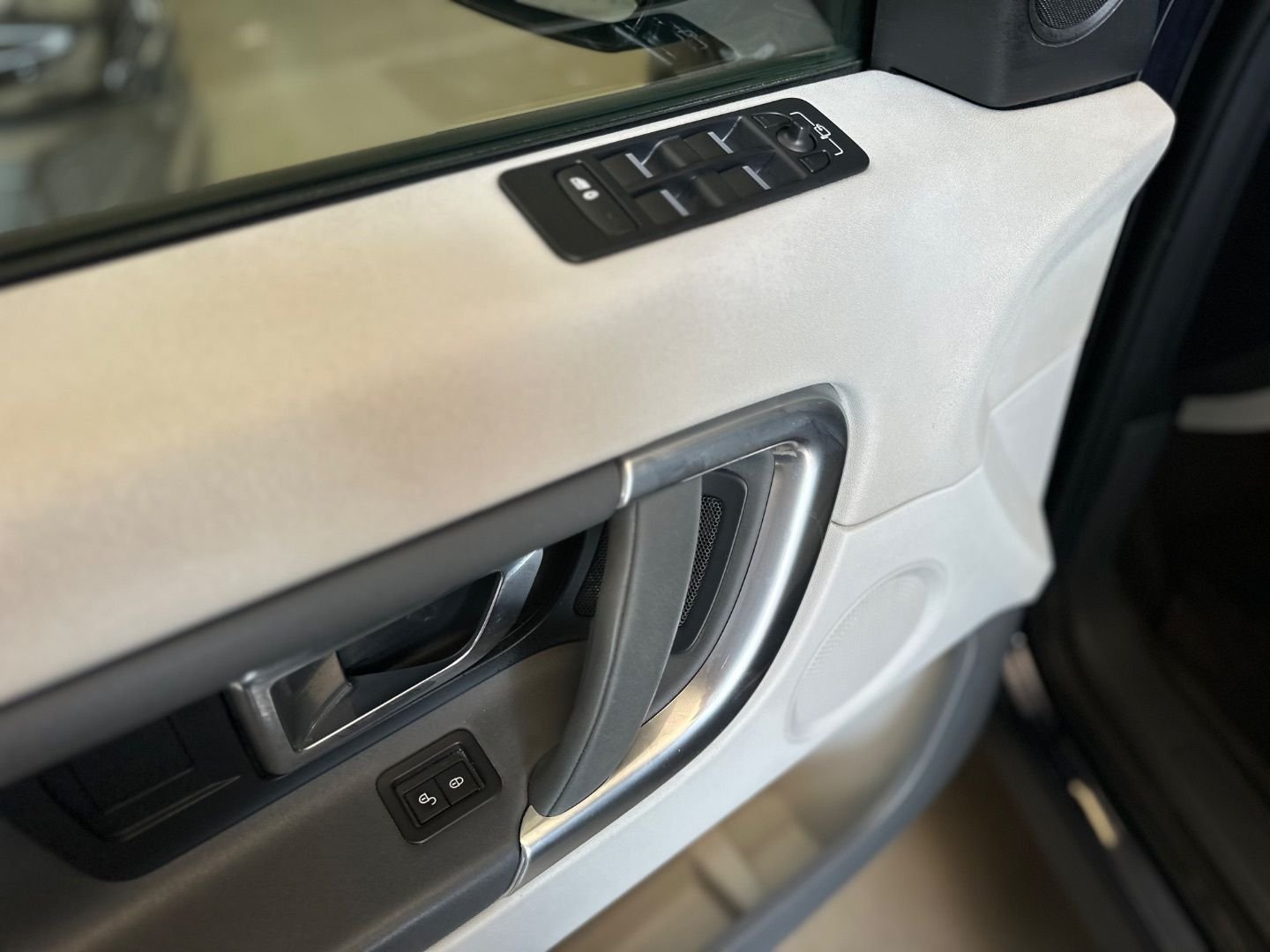 LAND-ROVER DISCOVERY SPORT 2.0L TD4 SE 150