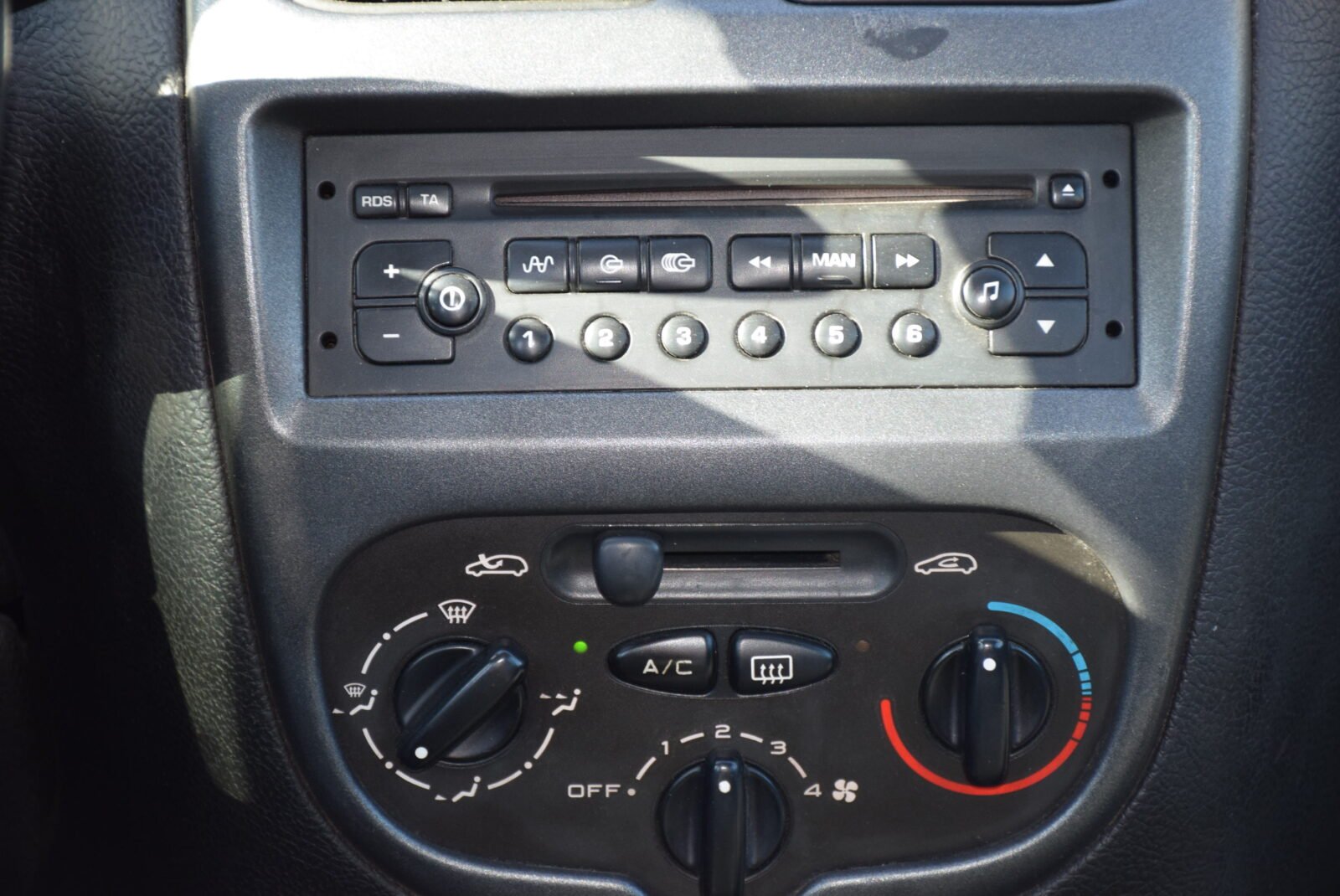 PEUGEOT 206 1.4HDi 