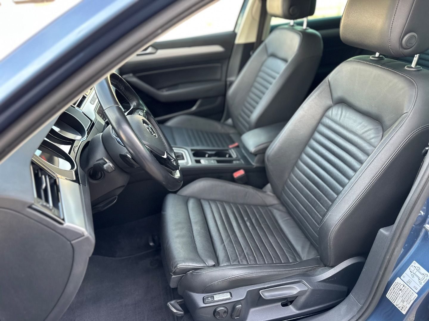 VOLKSWAGEN Passat Variant 2.0TDI Executive DSG