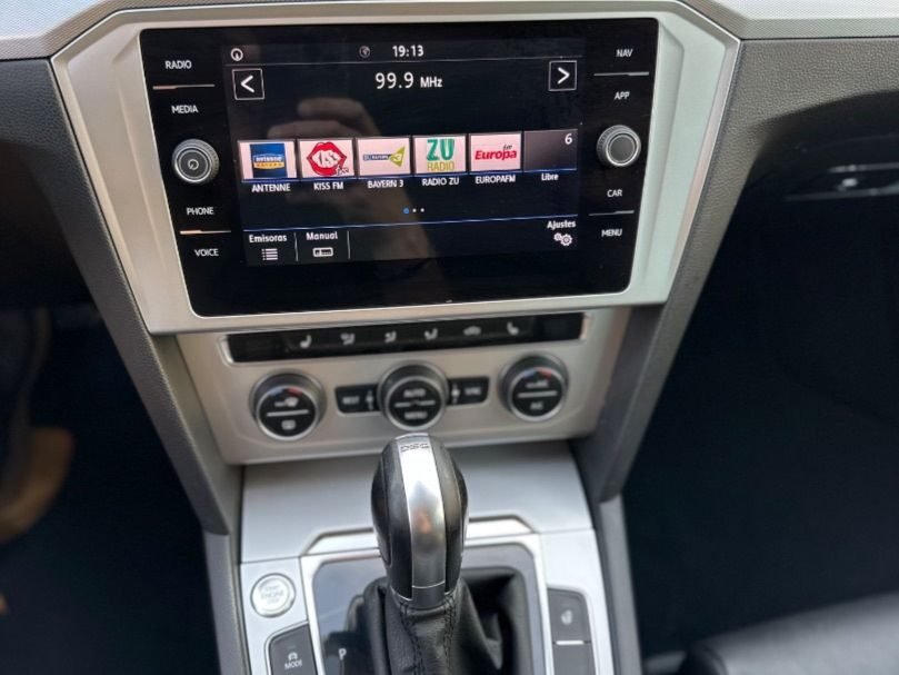 VOLKSWAGEN Passat Variant 2.0TDI Executive DSG