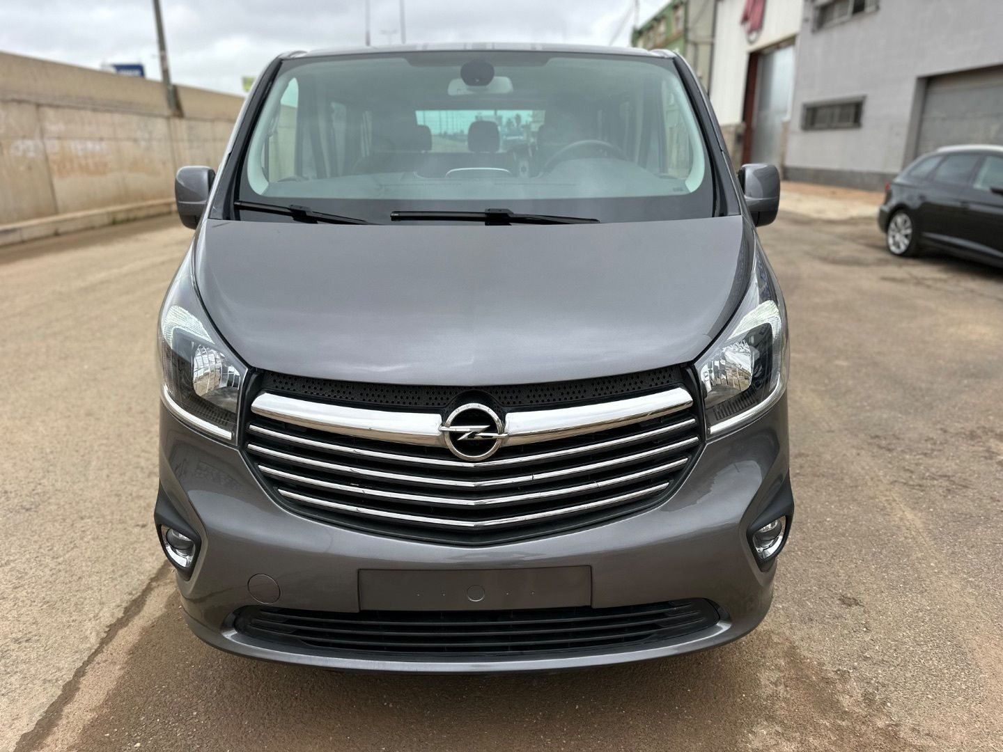 OPEL Vivaro Kombi 9 Plus