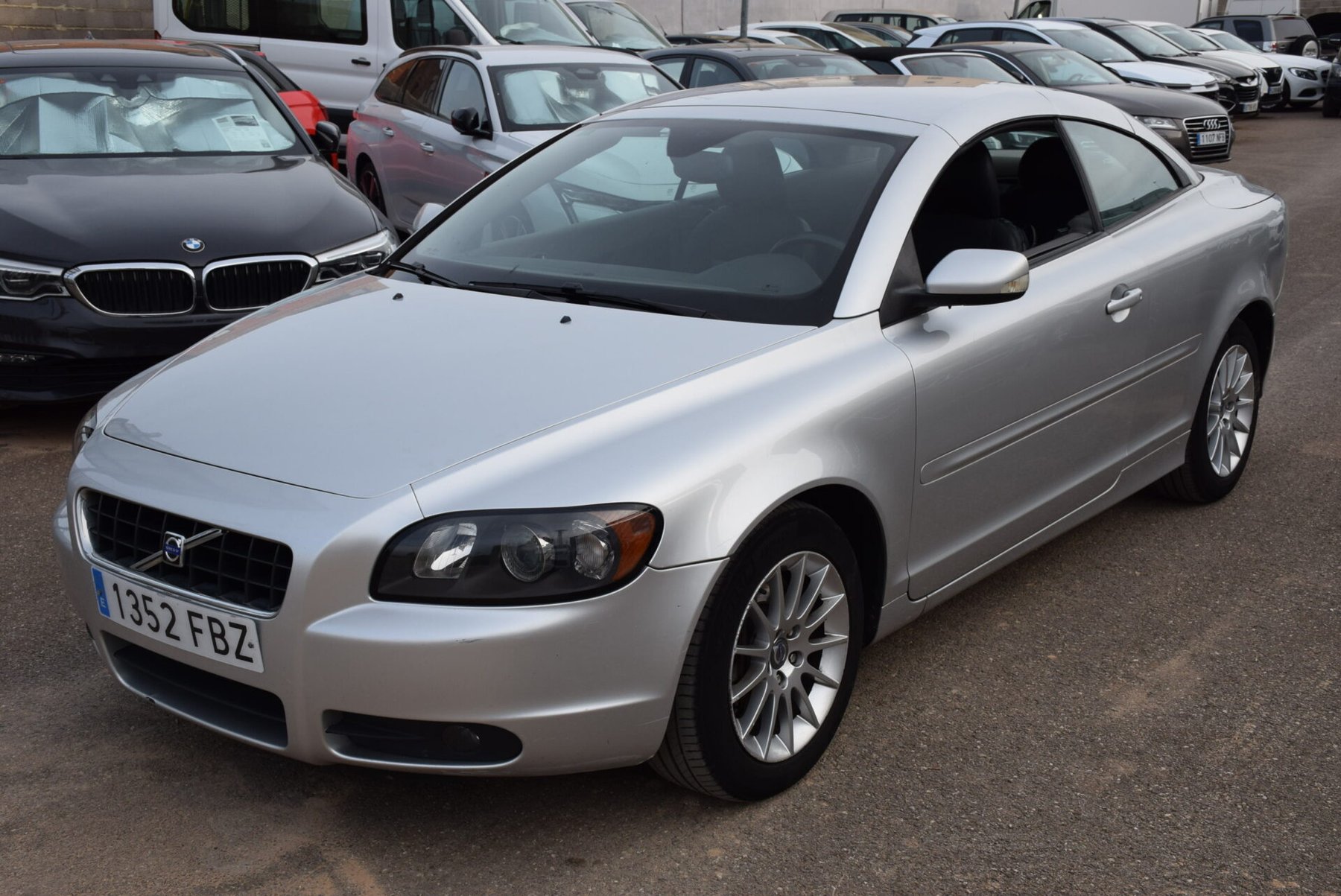 VOLVO C70 2.4 Summum