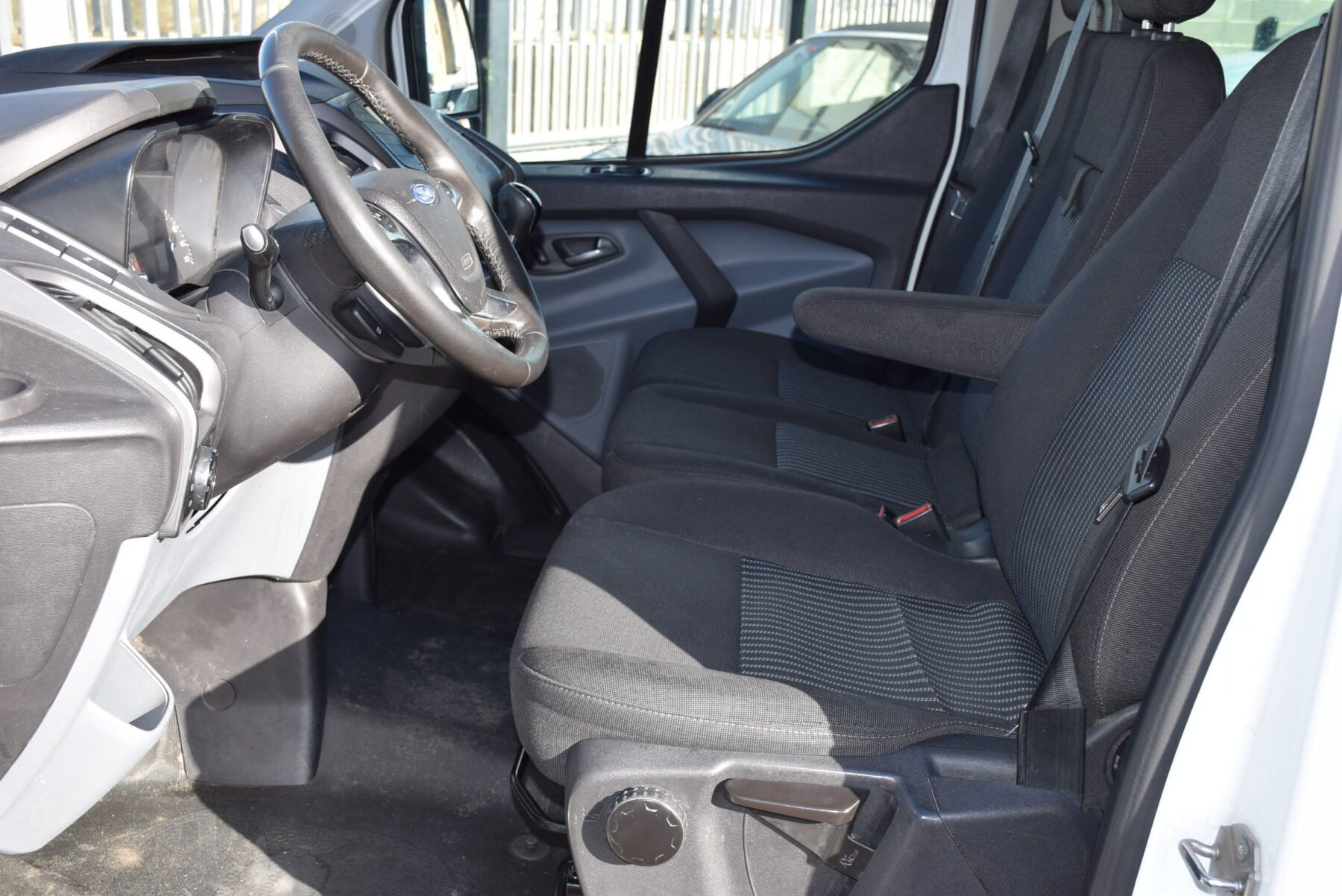 FORD Transit Custom L2 Kombi 2.0TDci 130