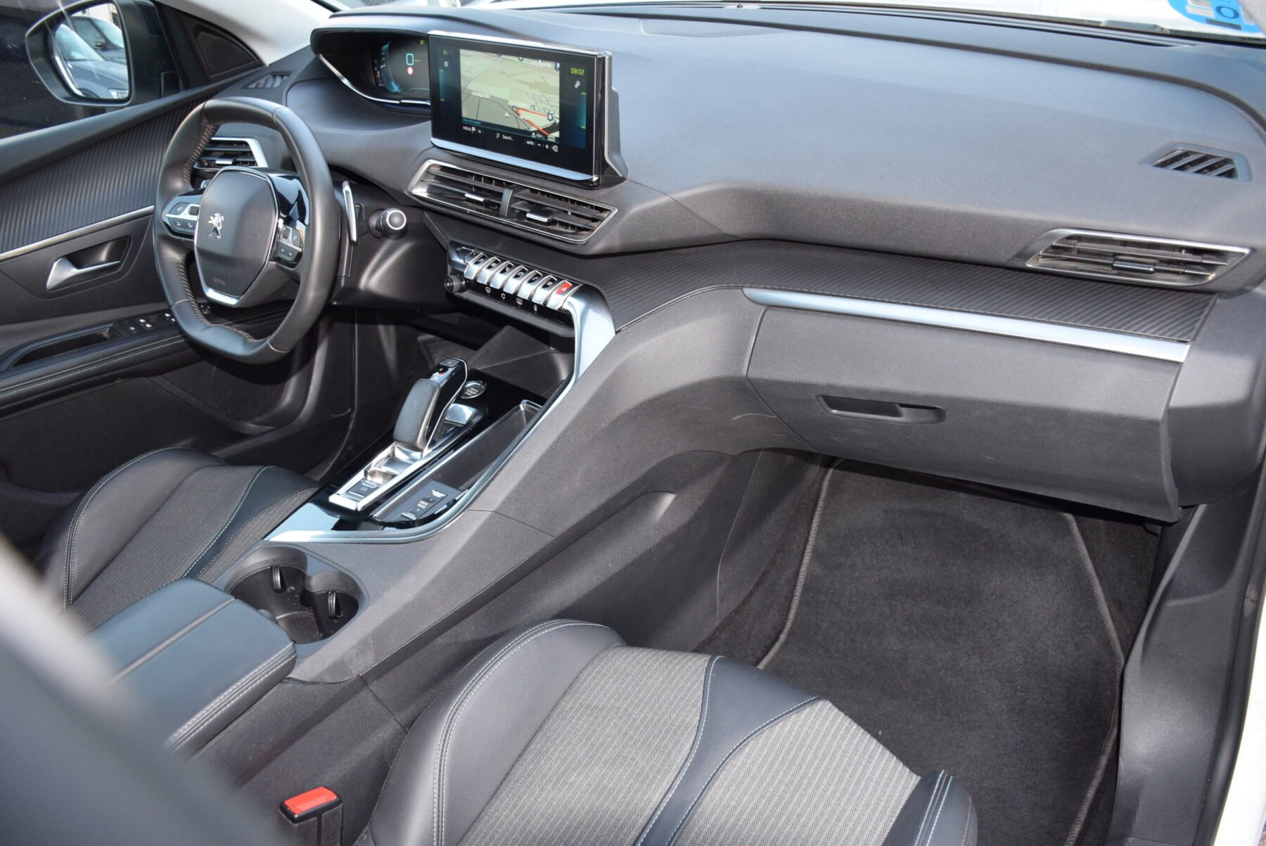 PEUGEOT 3008 HYBRID 225 eEAT8 