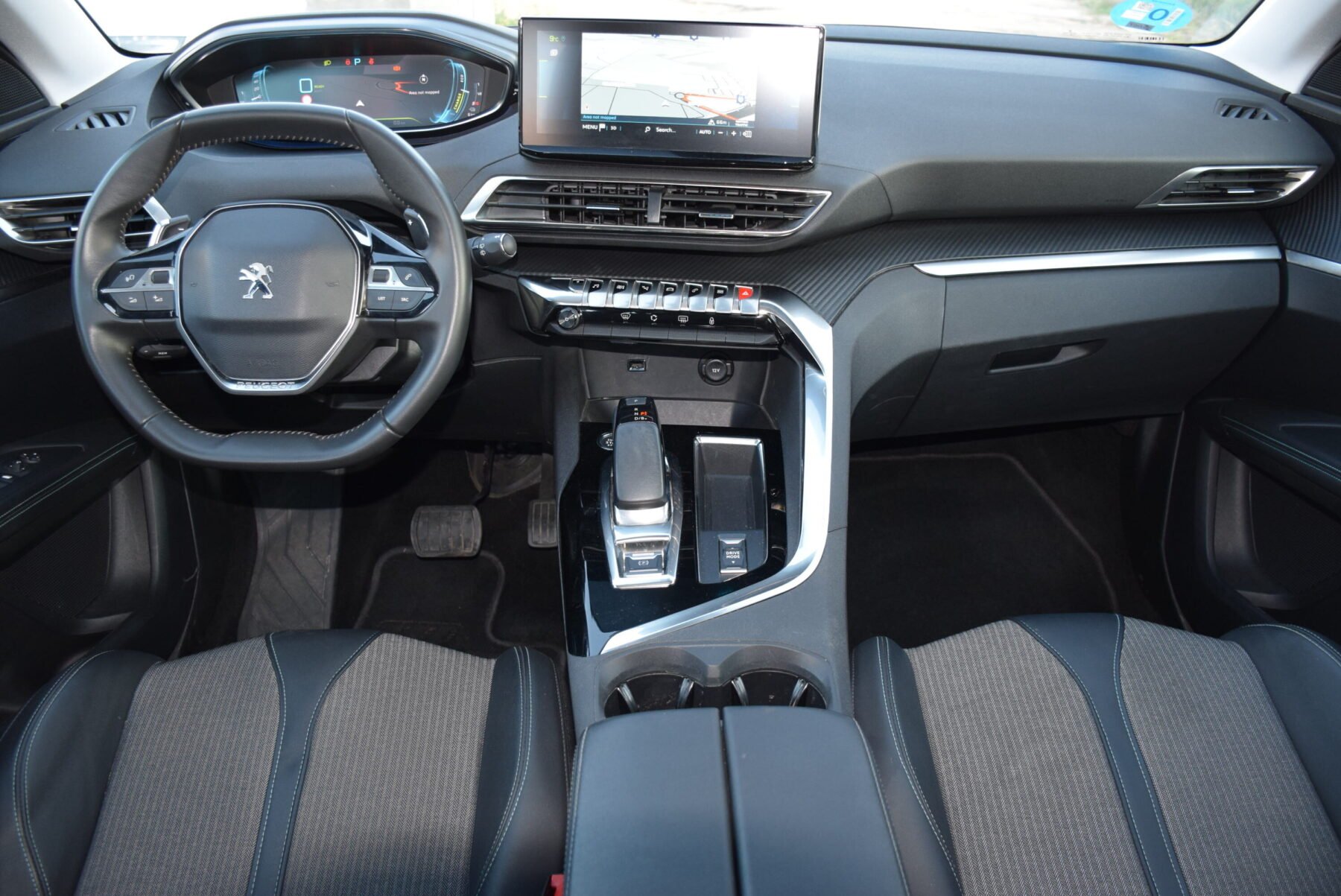 PEUGEOT 3008 HYBRID 225 eEAT8 