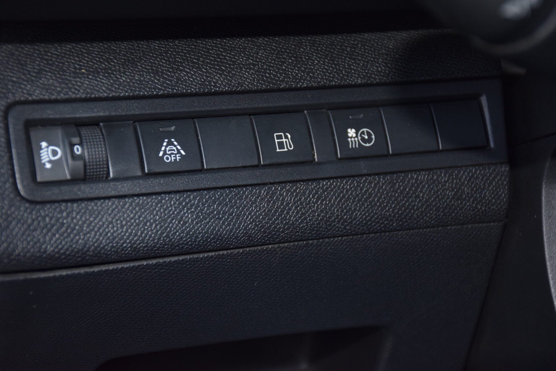 PEUGEOT 3008 HYBRID 225 eEAT8 