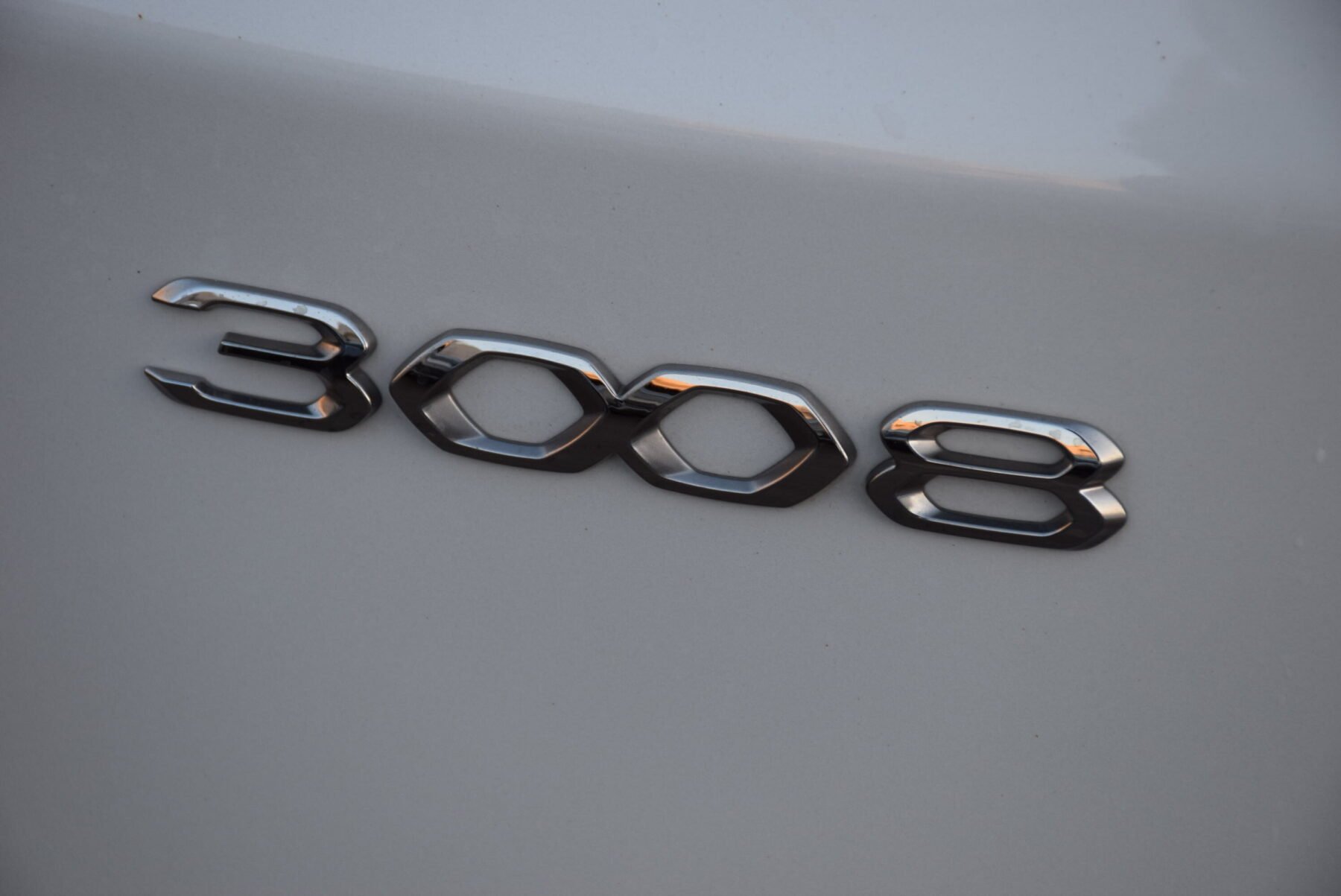 PEUGEOT 3008 HYBRID 225 eEAT8 