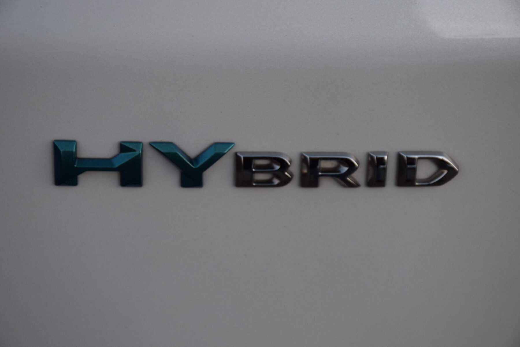 PEUGEOT 3008 HYBRID 225 eEAT8 