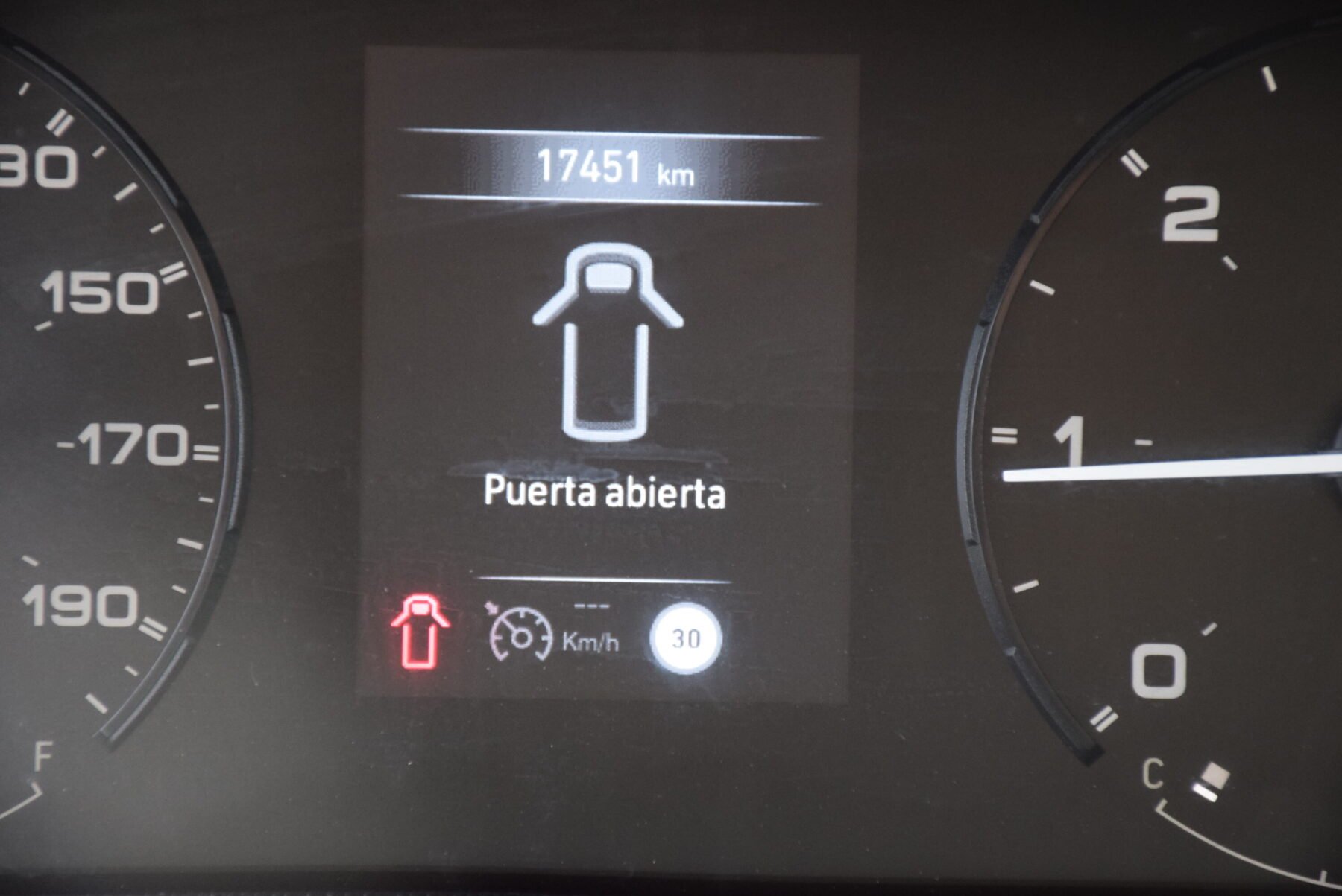 PEUGEOT Boxer Furgon L3H2 140