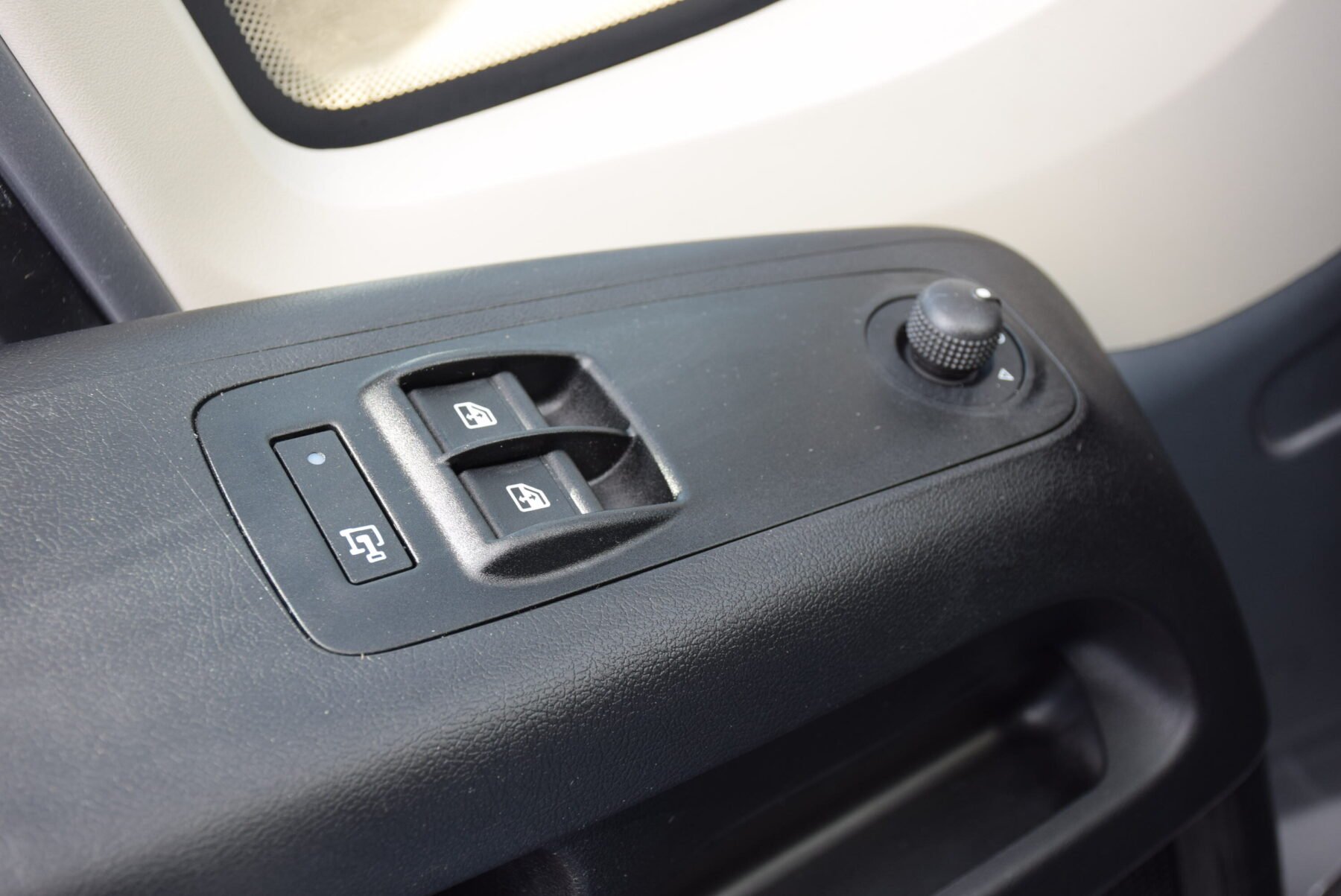 PEUGEOT Boxer Furgon L3H2 140