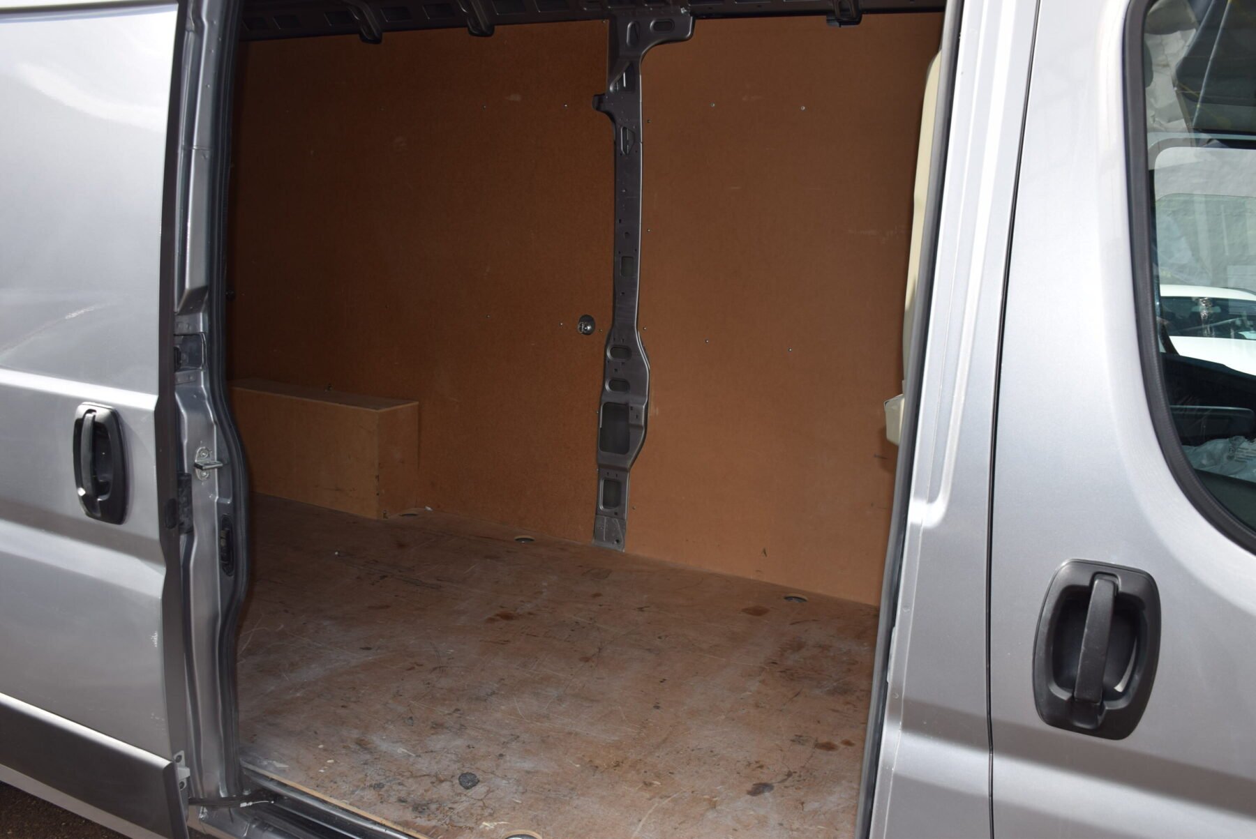 PEUGEOT Boxer Furgon L3H2 140