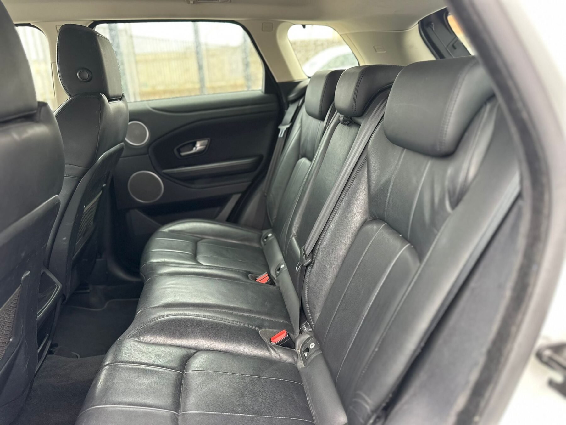 LAND-ROVER RANGE ROVER EVOQUE 2.0L TD4 4x4 SE 150