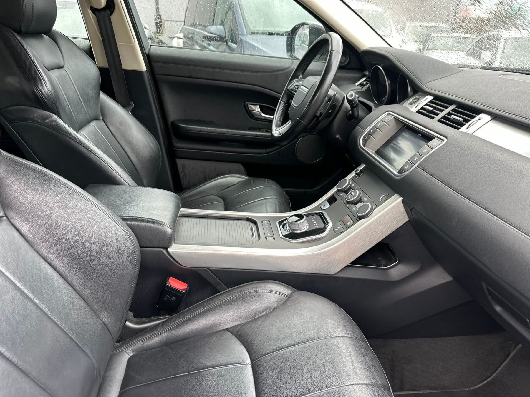 LAND-ROVER RANGE ROVER EVOQUE 2.0L TD4 4x4 SE 150