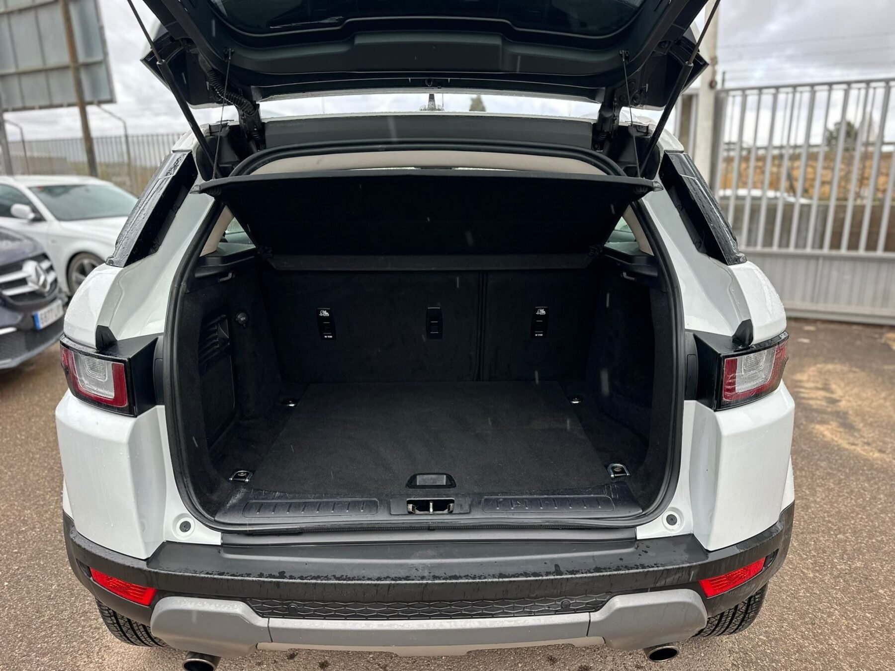 LAND-ROVER RANGE ROVER EVOQUE 2.0L TD4 4x4 SE 150