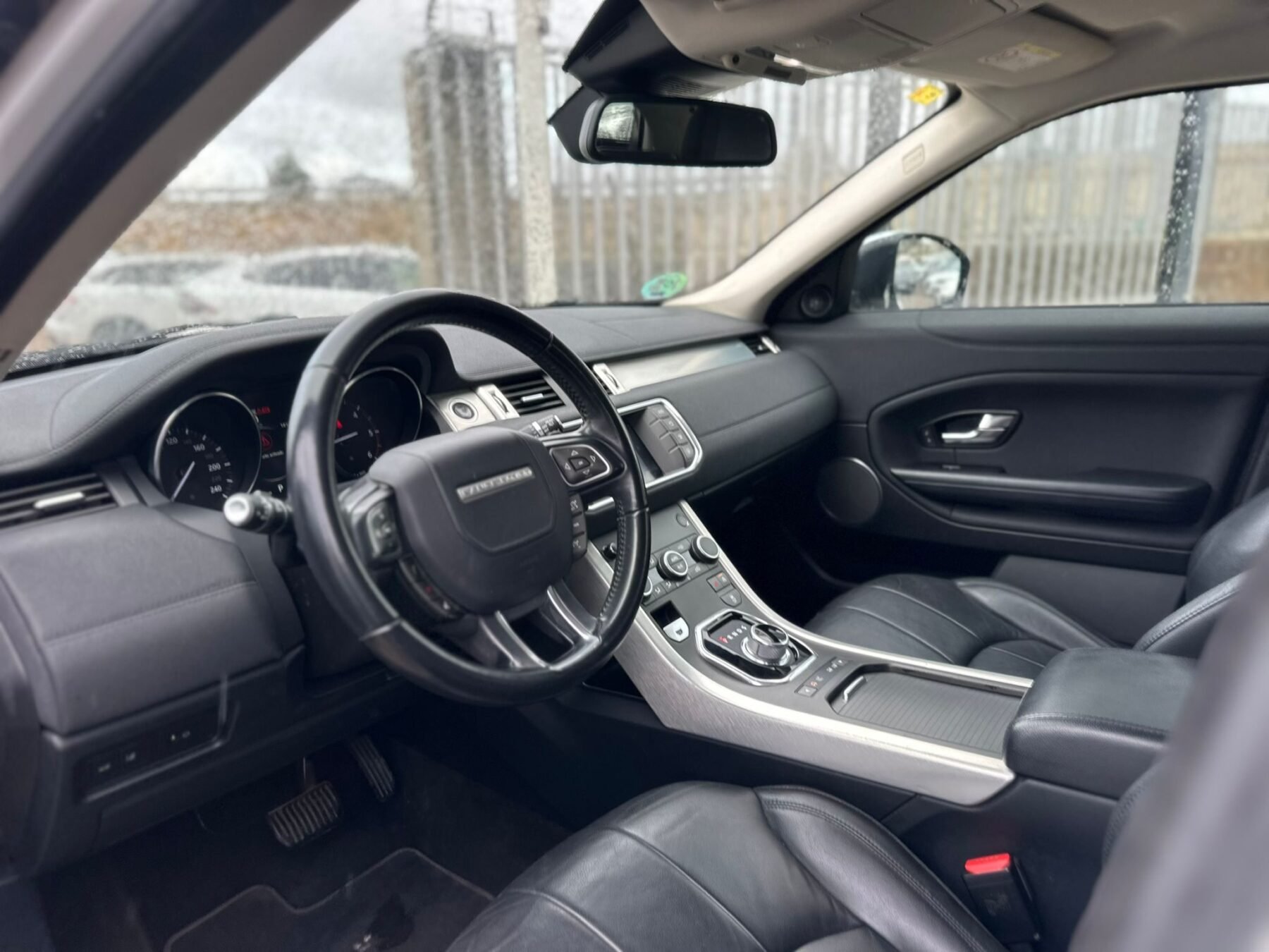 LAND-ROVER RANGE ROVER EVOQUE 2.0L TD4 4x4 SE 150
