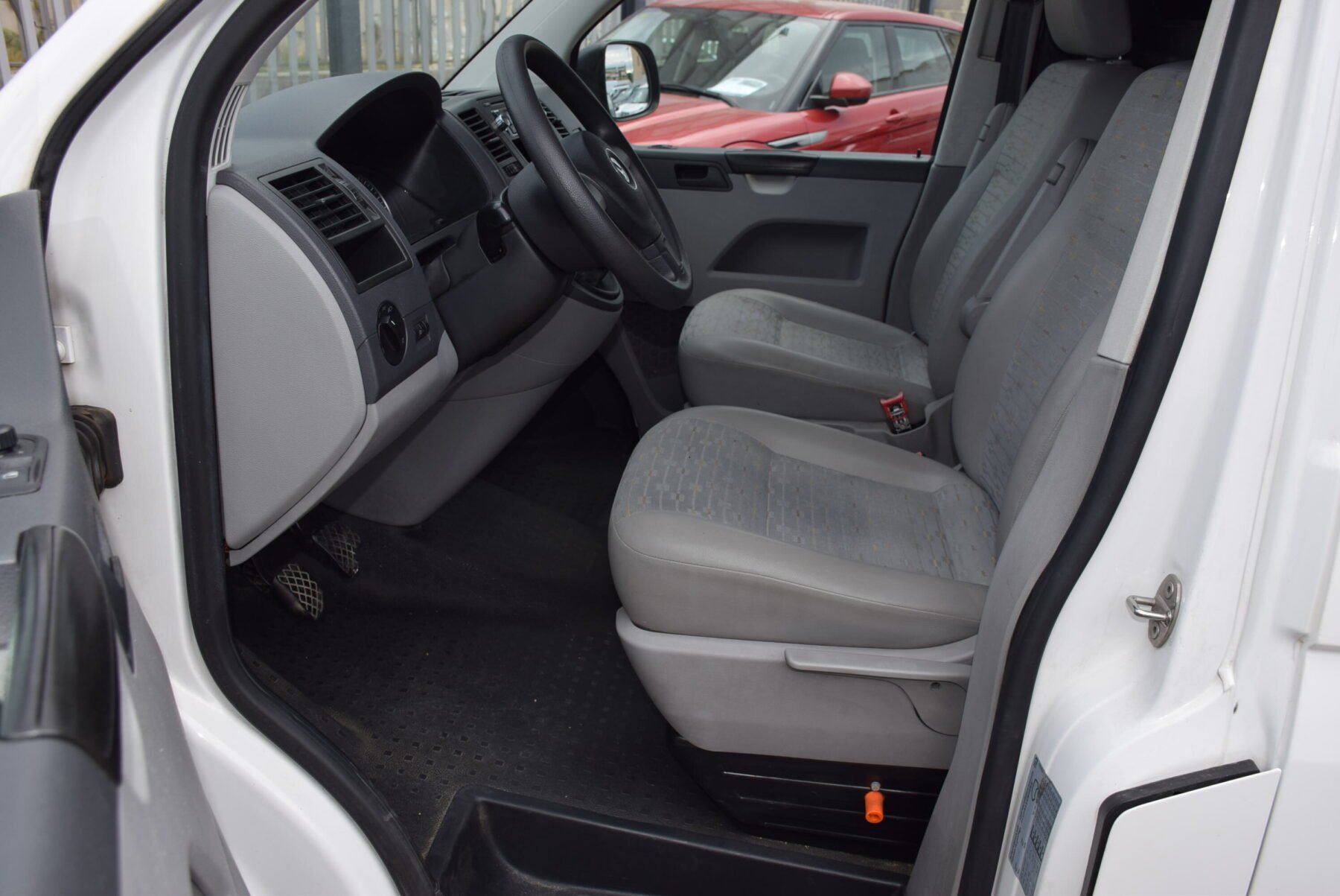 VOLKSWAGEN Transporter 2.0TDI Corto