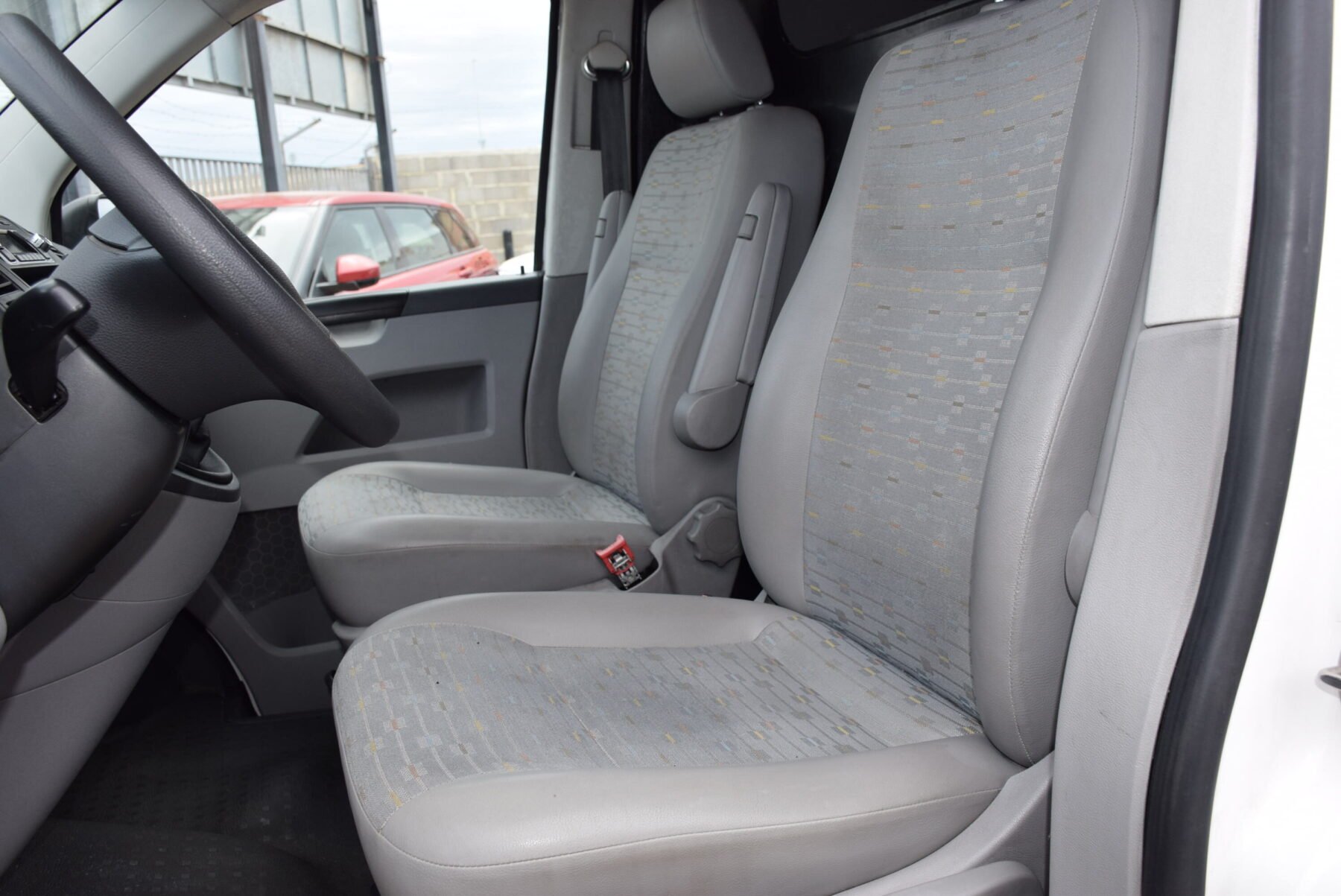 VOLKSWAGEN Transporter 2.0TDI Corto