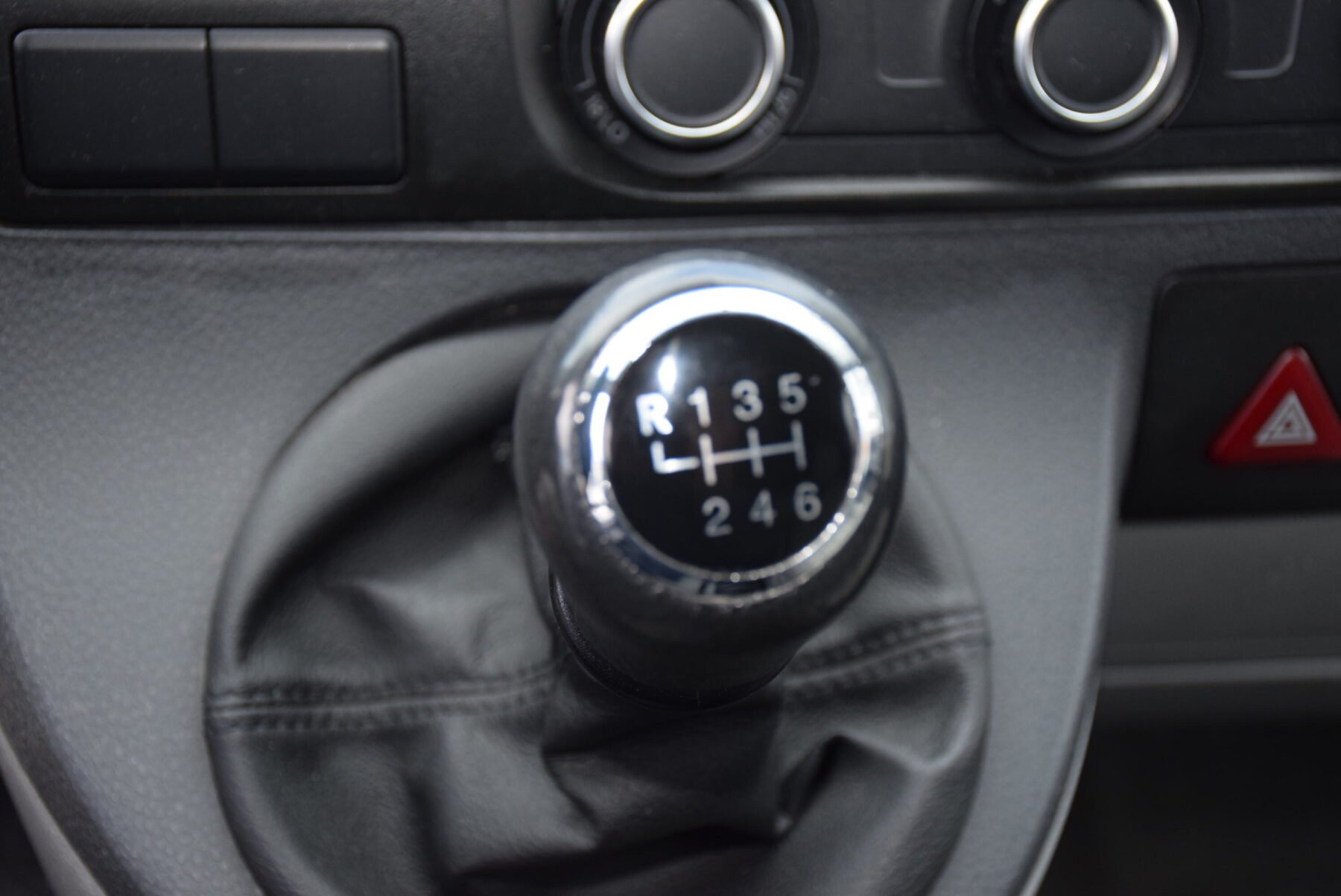 VOLKSWAGEN Transporter 2.0TDI Corto